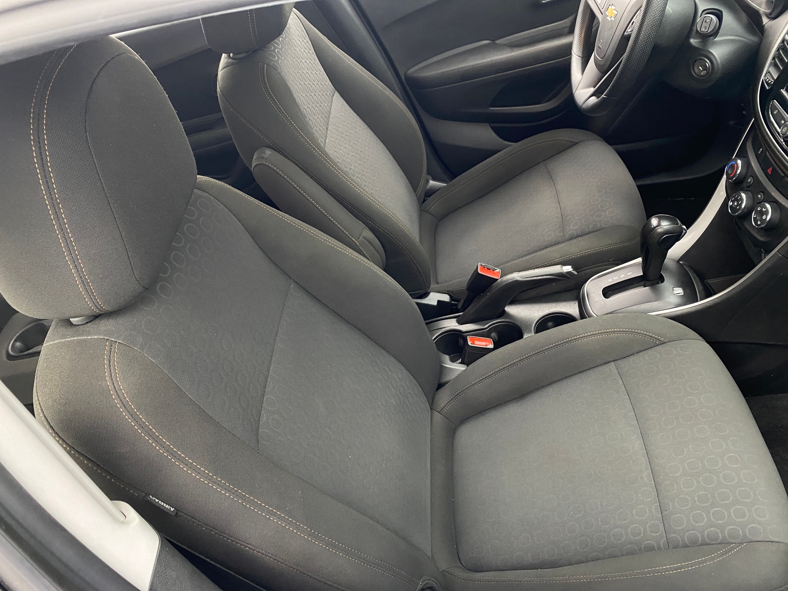 Thumbnail: 2020 Chevrolet Trax - 2