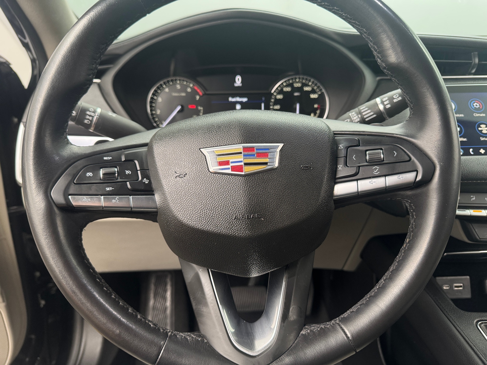 Thumbnail: 2021 Cadillac XT4 - 4