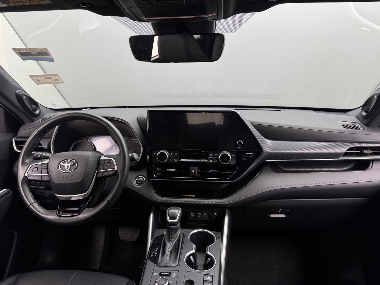 Thumbnail: 2023 Toyota Highlander - 2