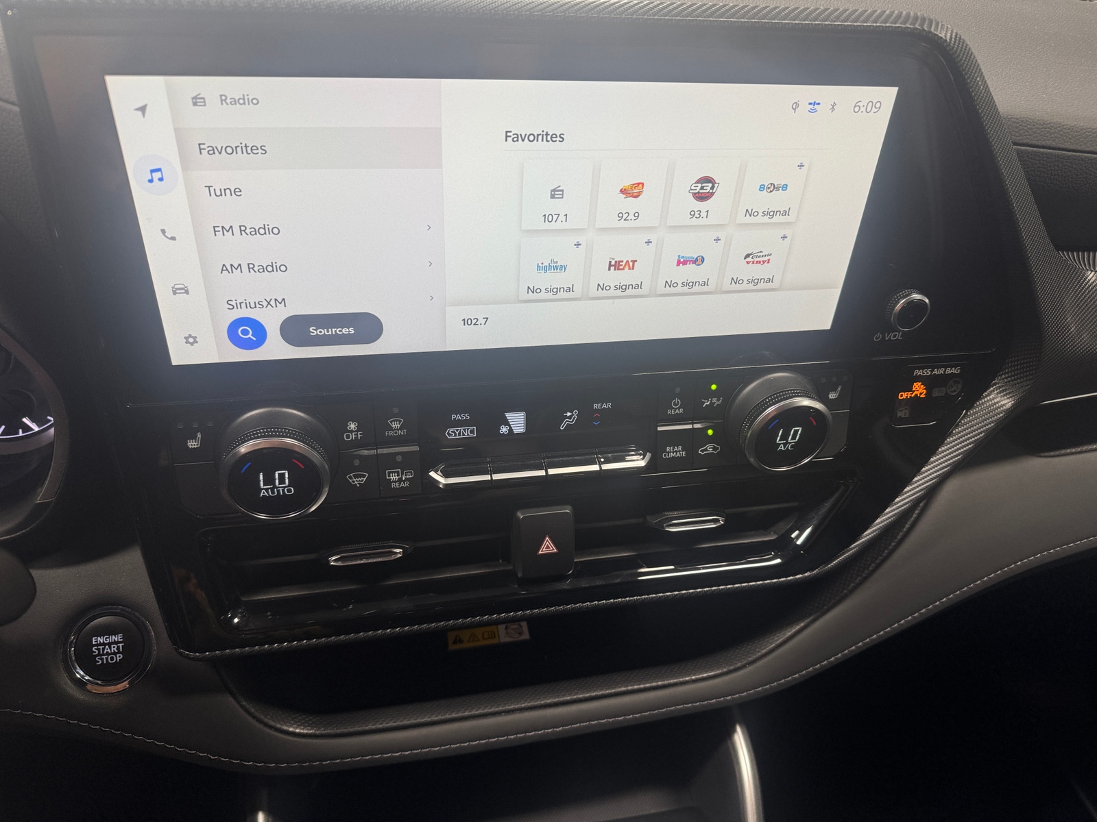 Thumbnail: 2023 Toyota Highlander - 3