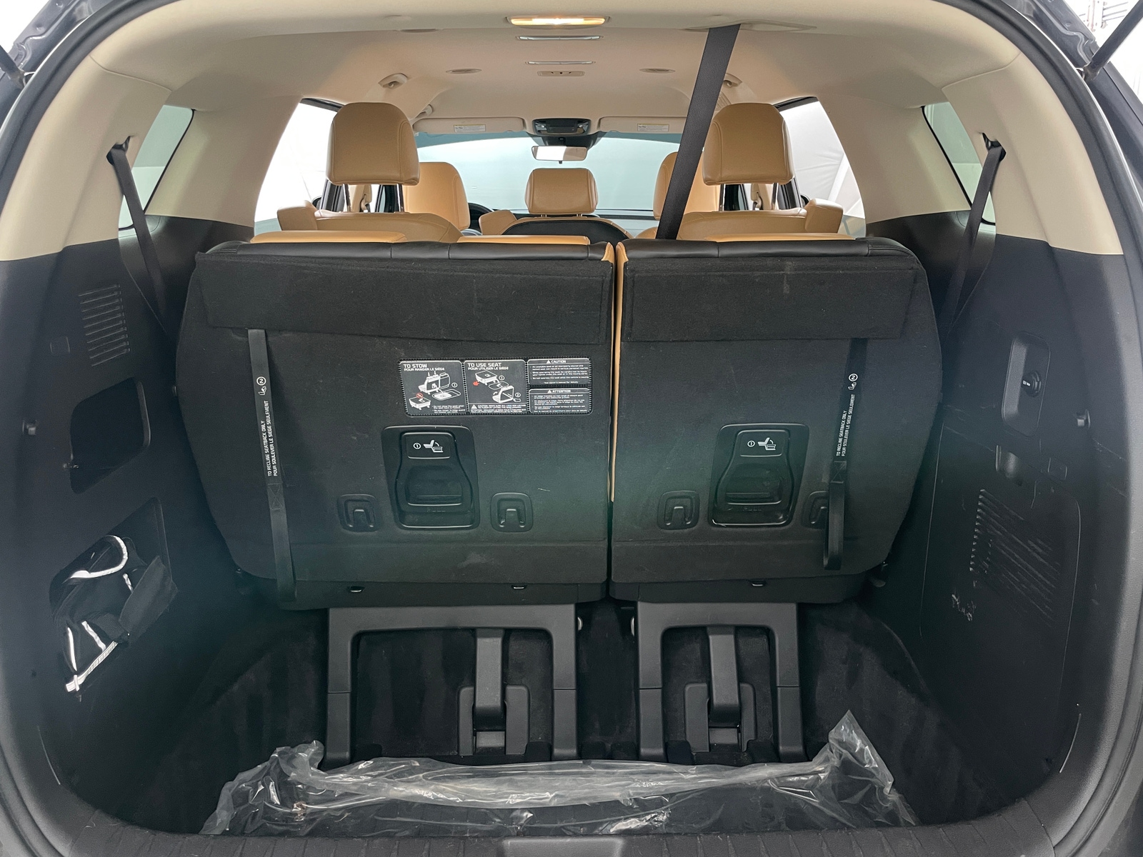 Thumbnail: 2023 Kia Carnival - 7