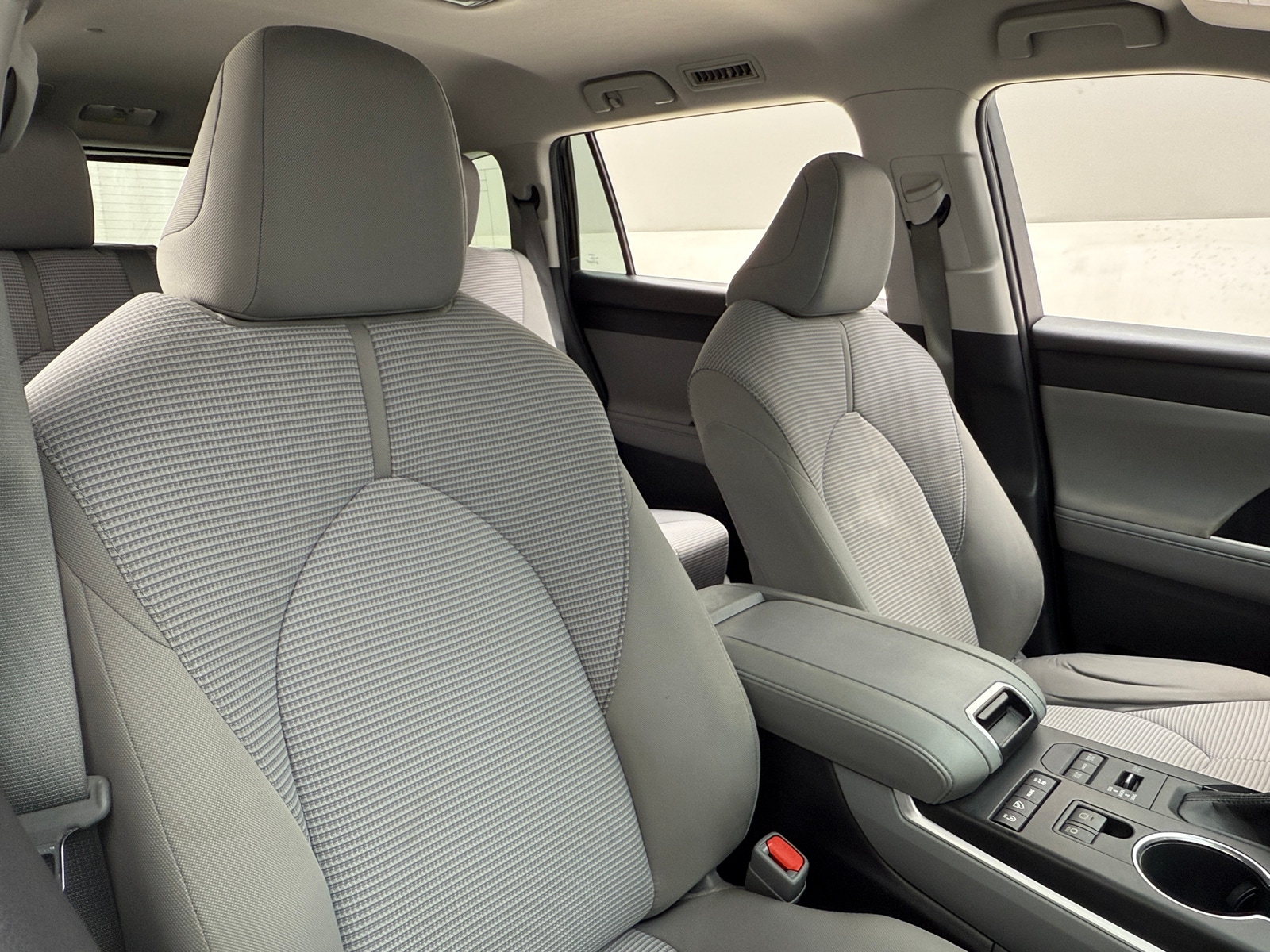 Thumbnail: 2020 Toyota Highlander - 2