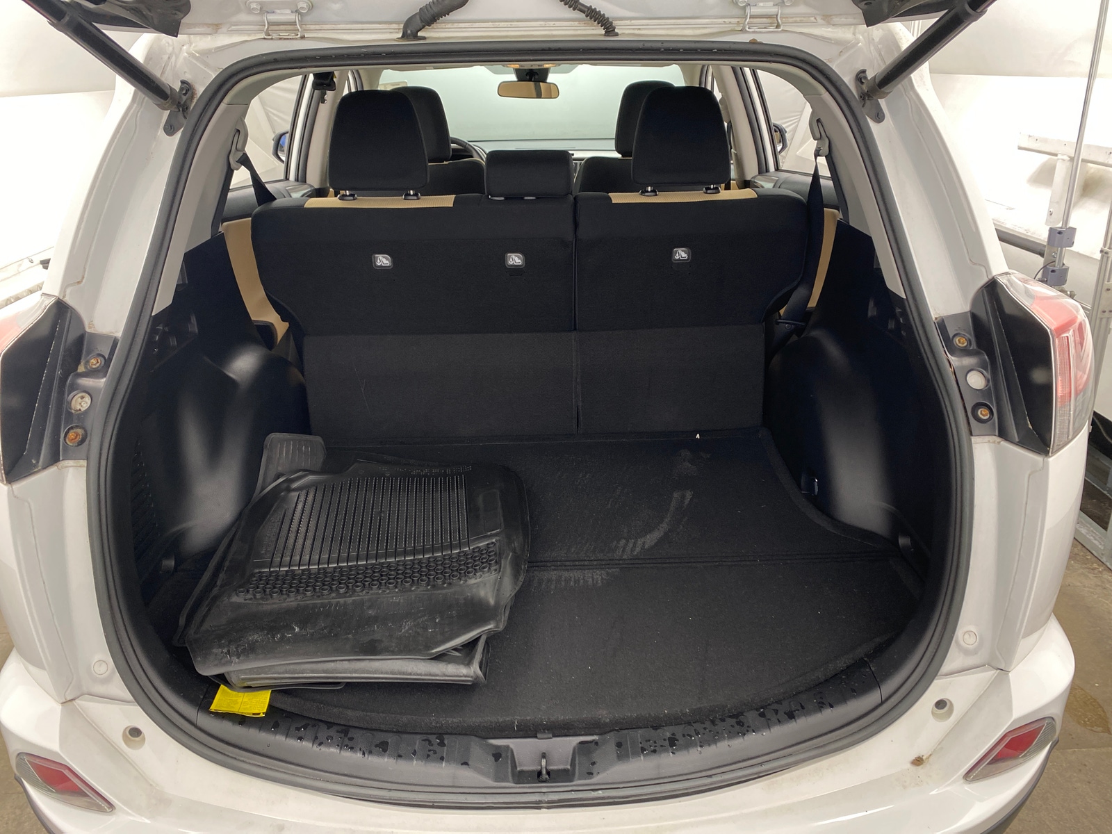 Thumbnail: 2018 Toyota RAV4 - 7