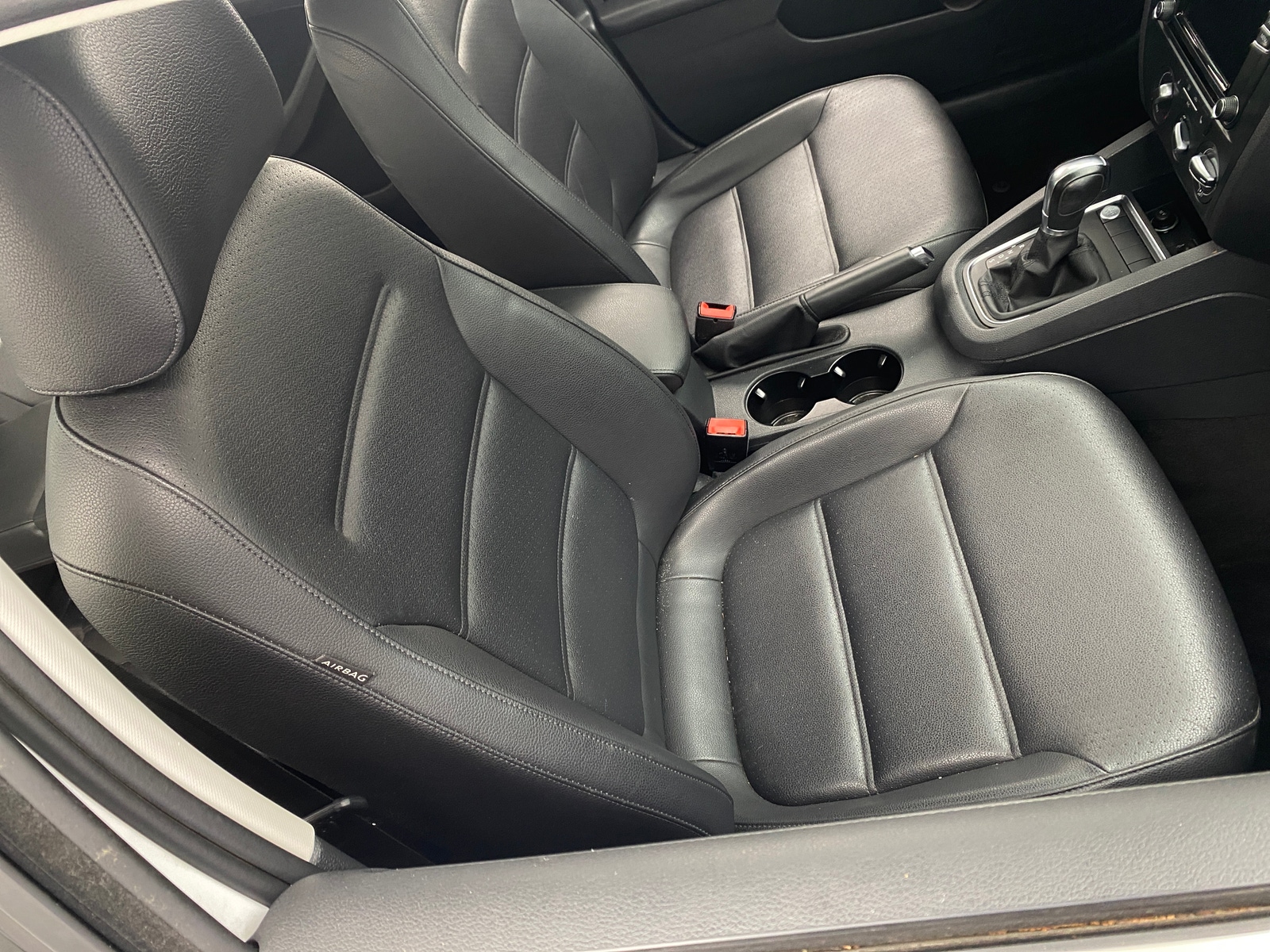 Thumbnail: 2017 Volkswagen Jetta - 2