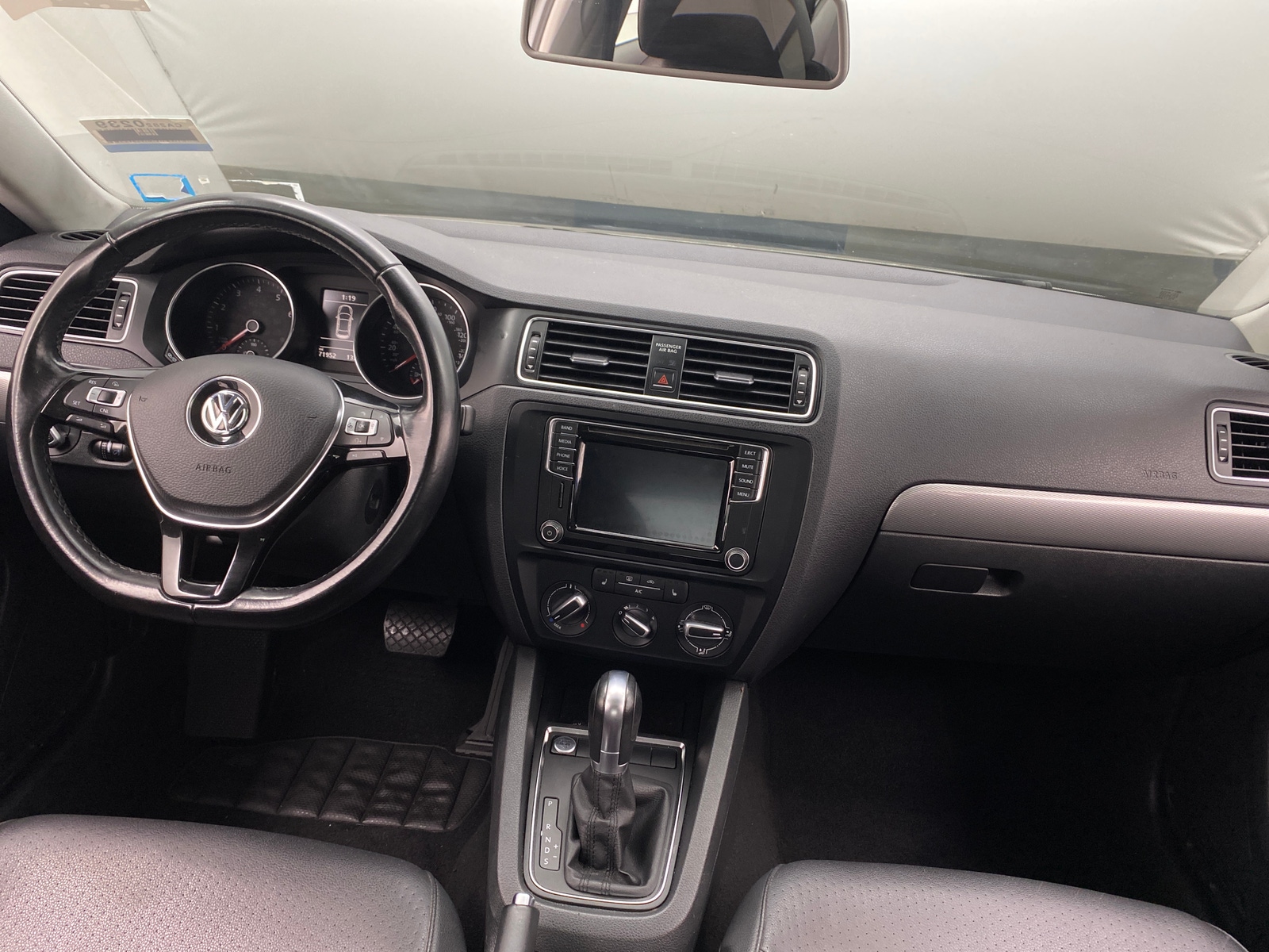 Thumbnail: 2017 Volkswagen Jetta - 3