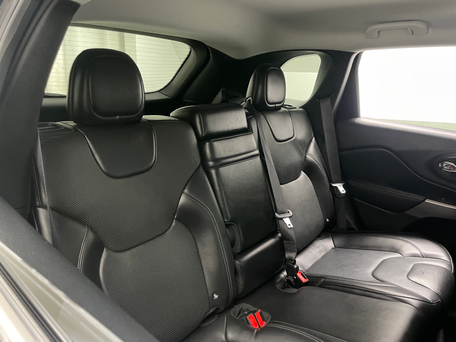 Thumbnail: 2019 Jeep Cherokee - 5