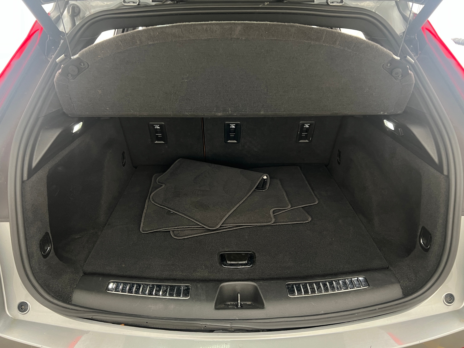 Thumbnail: 2023 Cadillac XT4 - 6