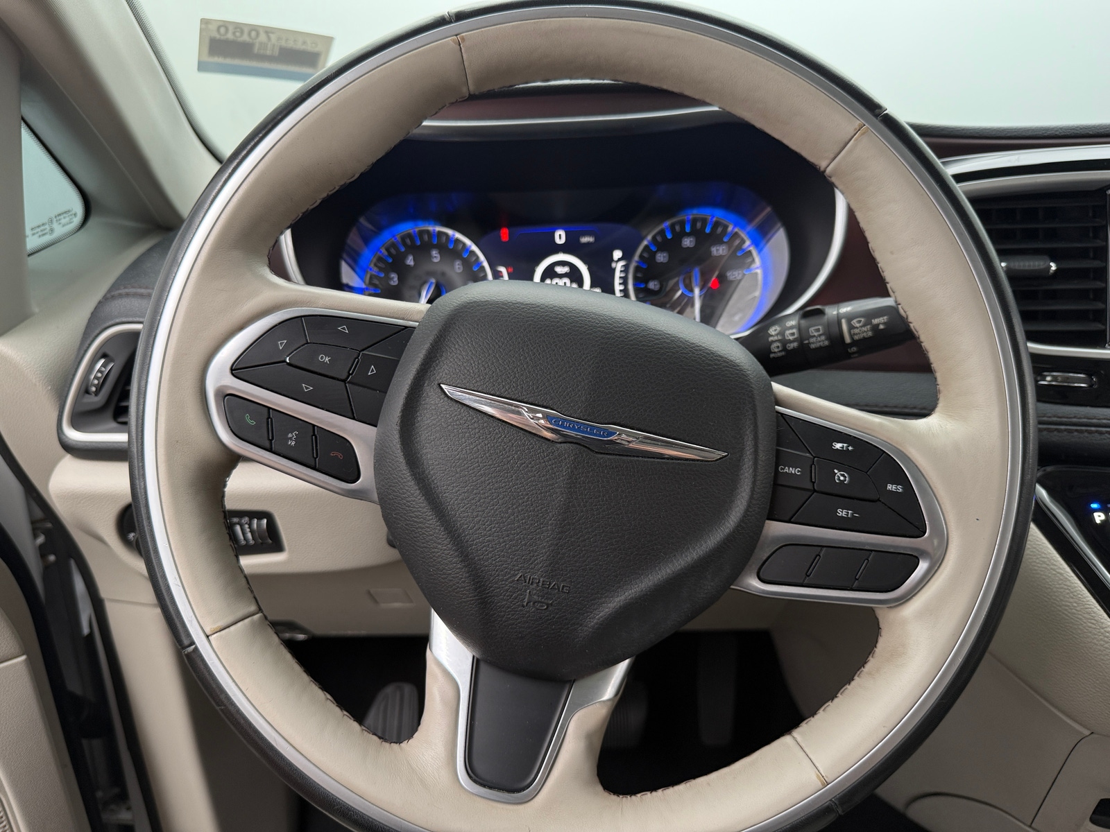Thumbnail: 2020 Chrysler Pacifica - 4