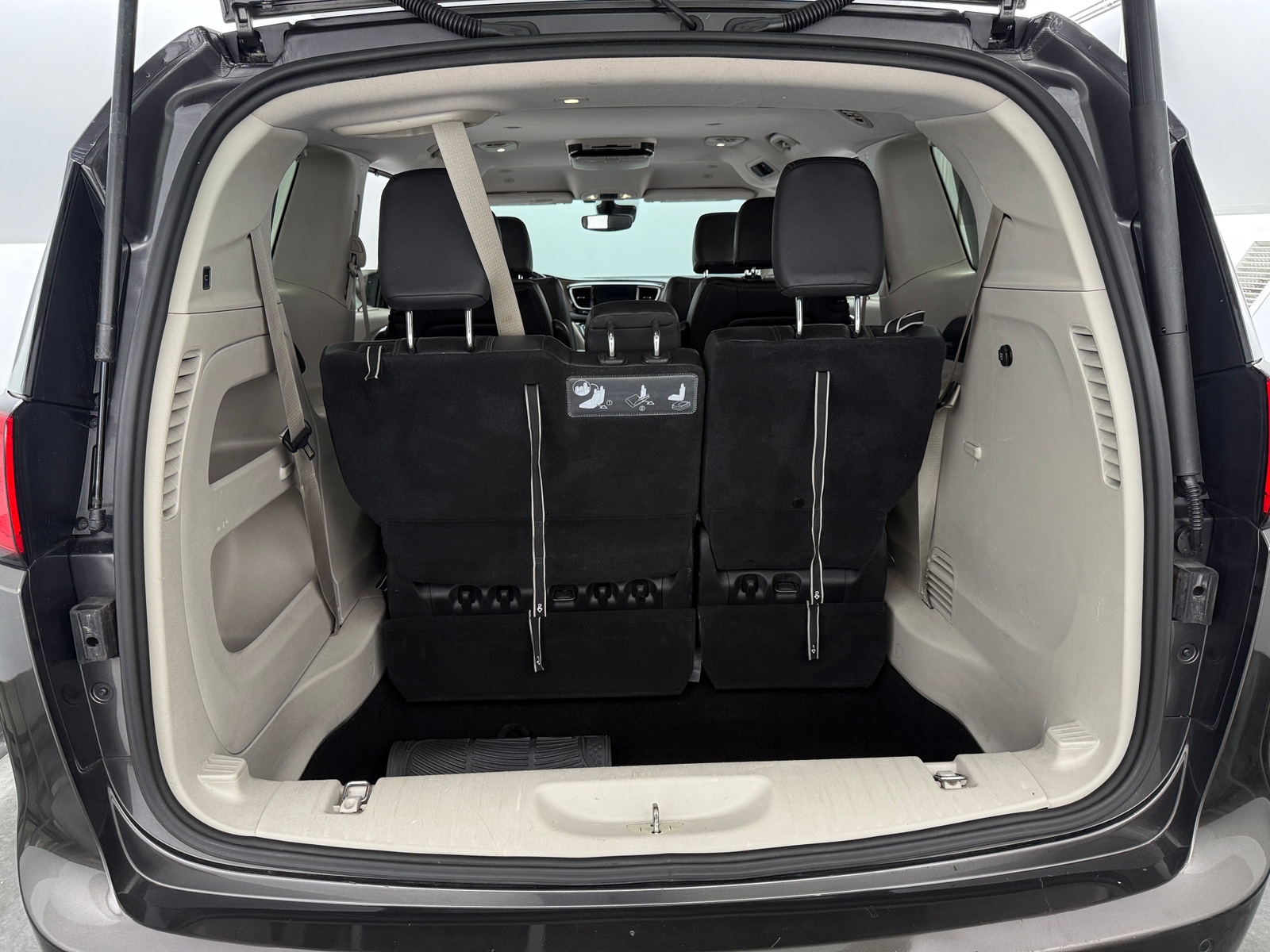 Thumbnail: 2019 Chrysler Pacifica - 6