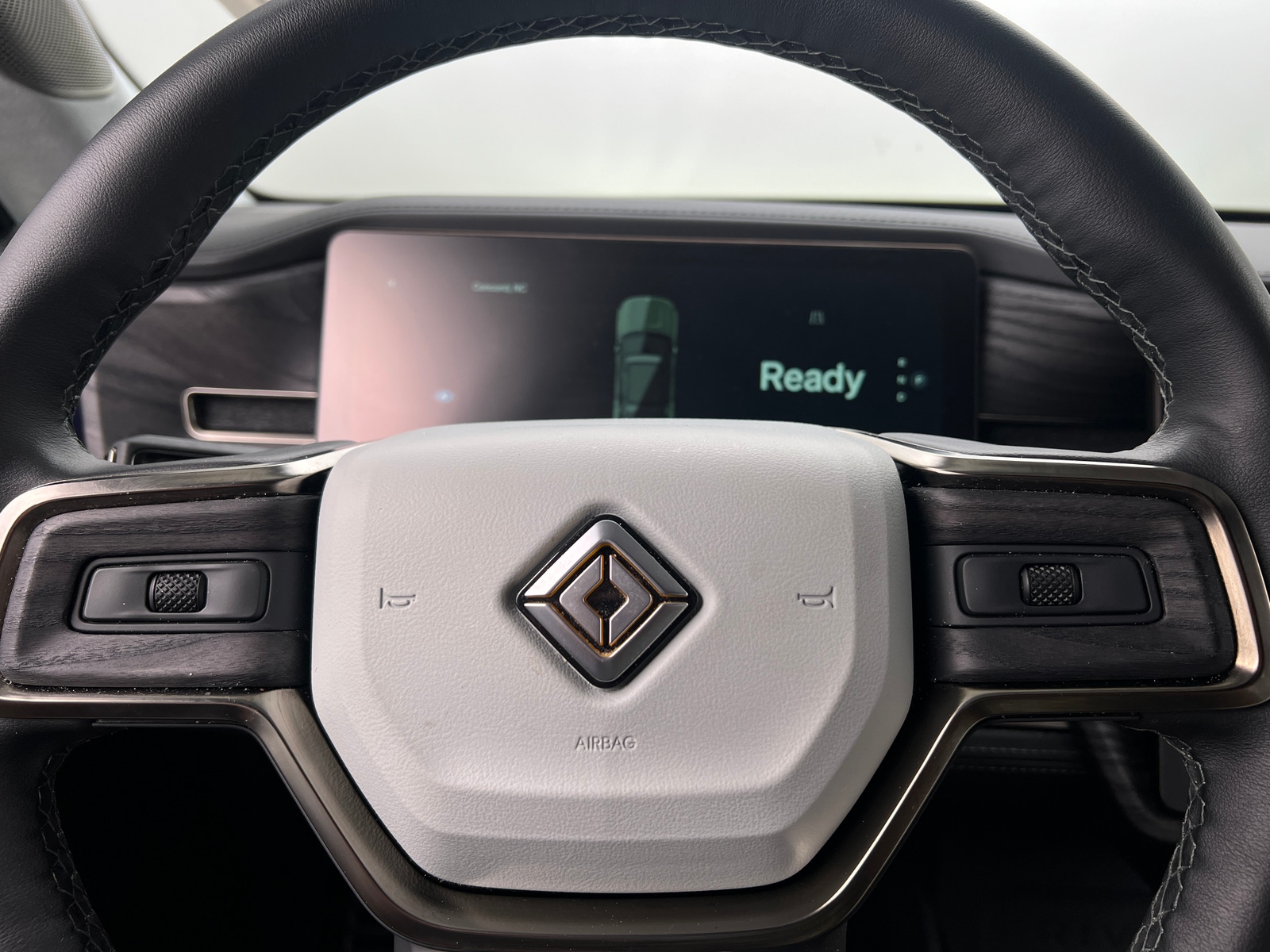 Thumbnail: 2023 Rivian R1S - 4