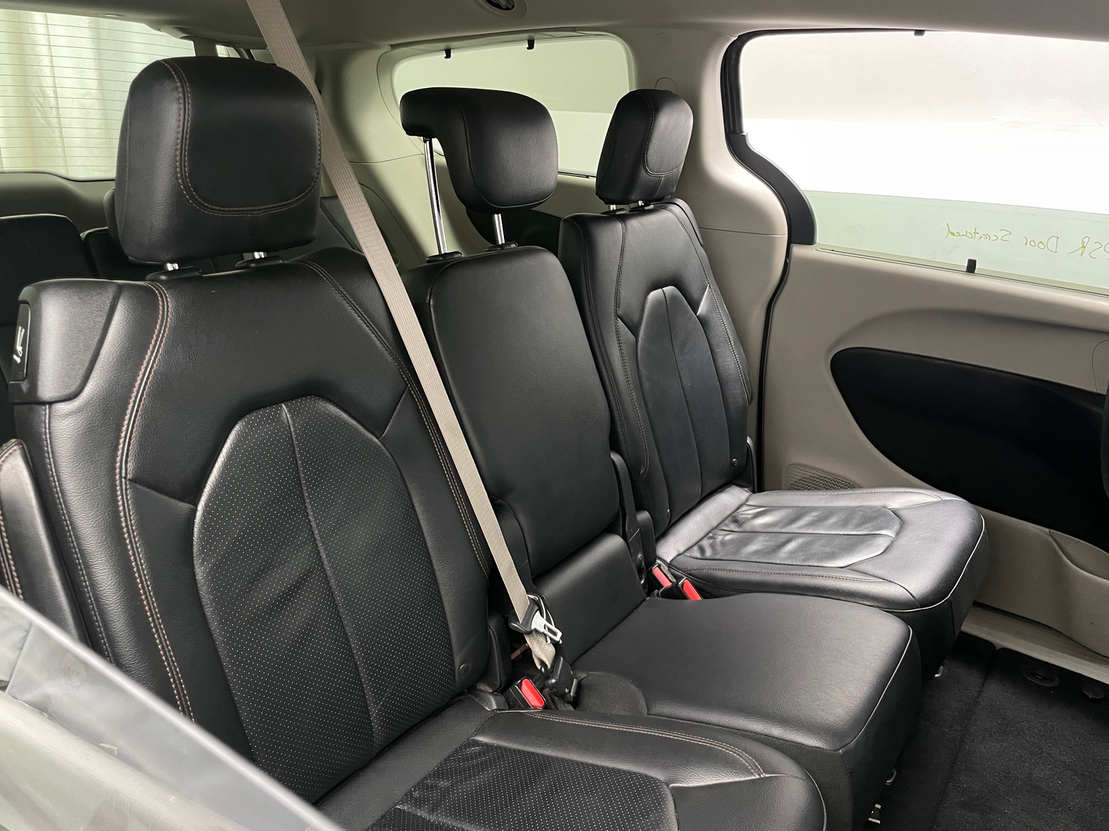 Thumbnail: 2018 Chrysler Pacifica - 5
