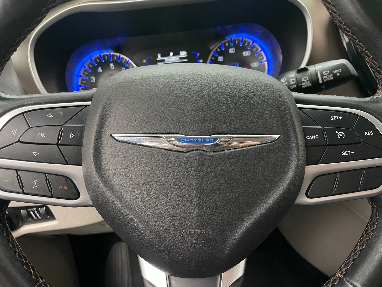 Thumbnail: 2018 Chrysler Pacifica - 4