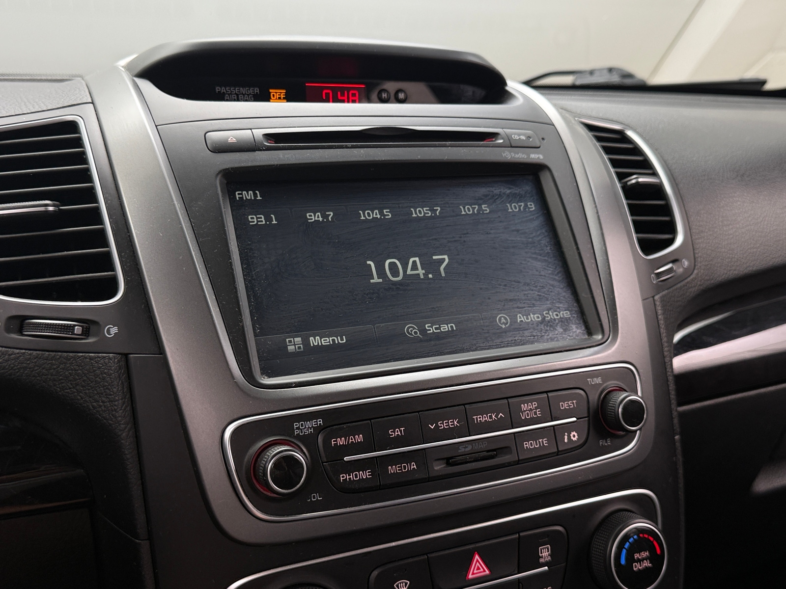 Thumbnail: 2014 Kia Sorento - 4