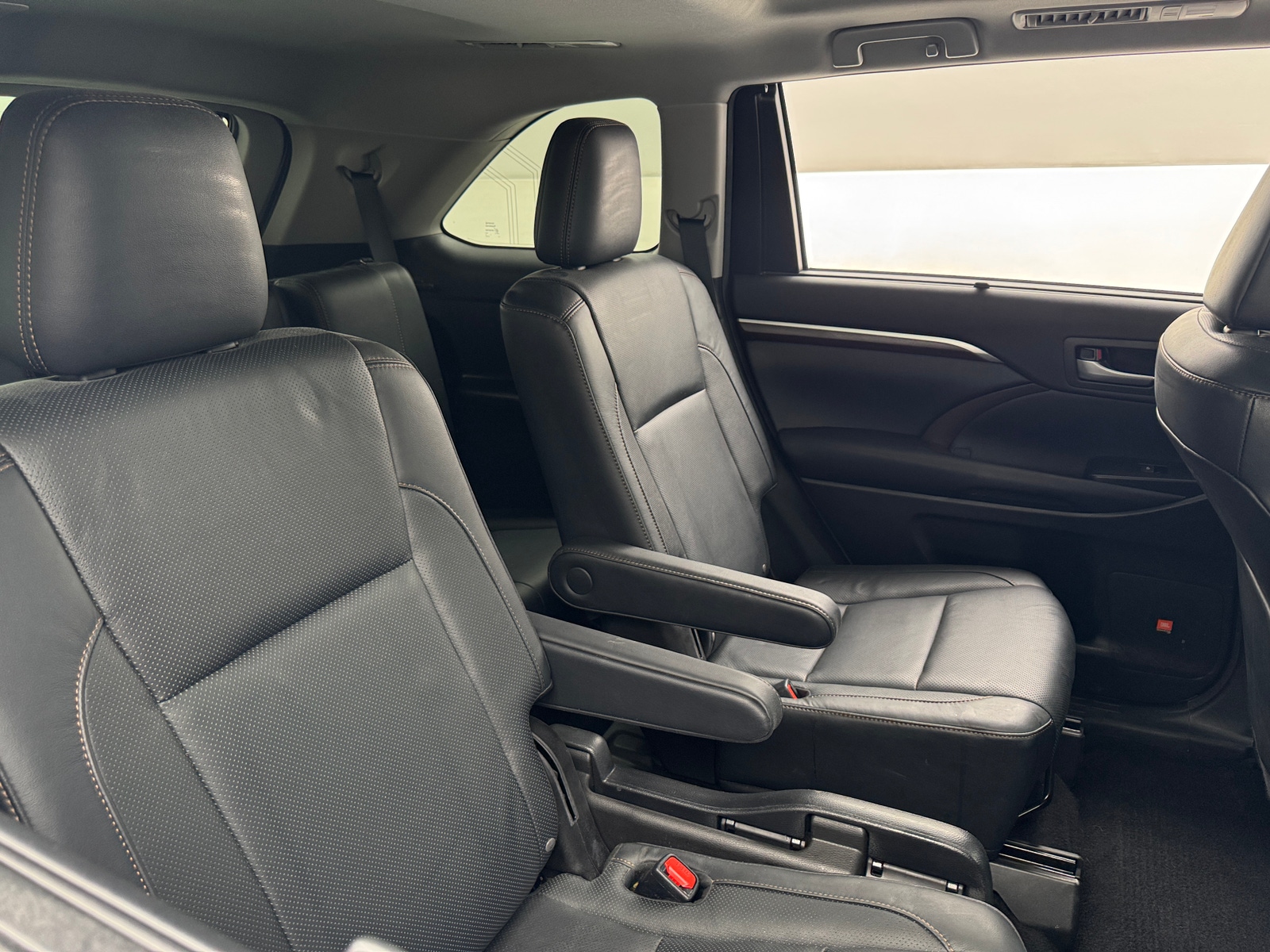 Thumbnail: 2016 Toyota Highlander - 6