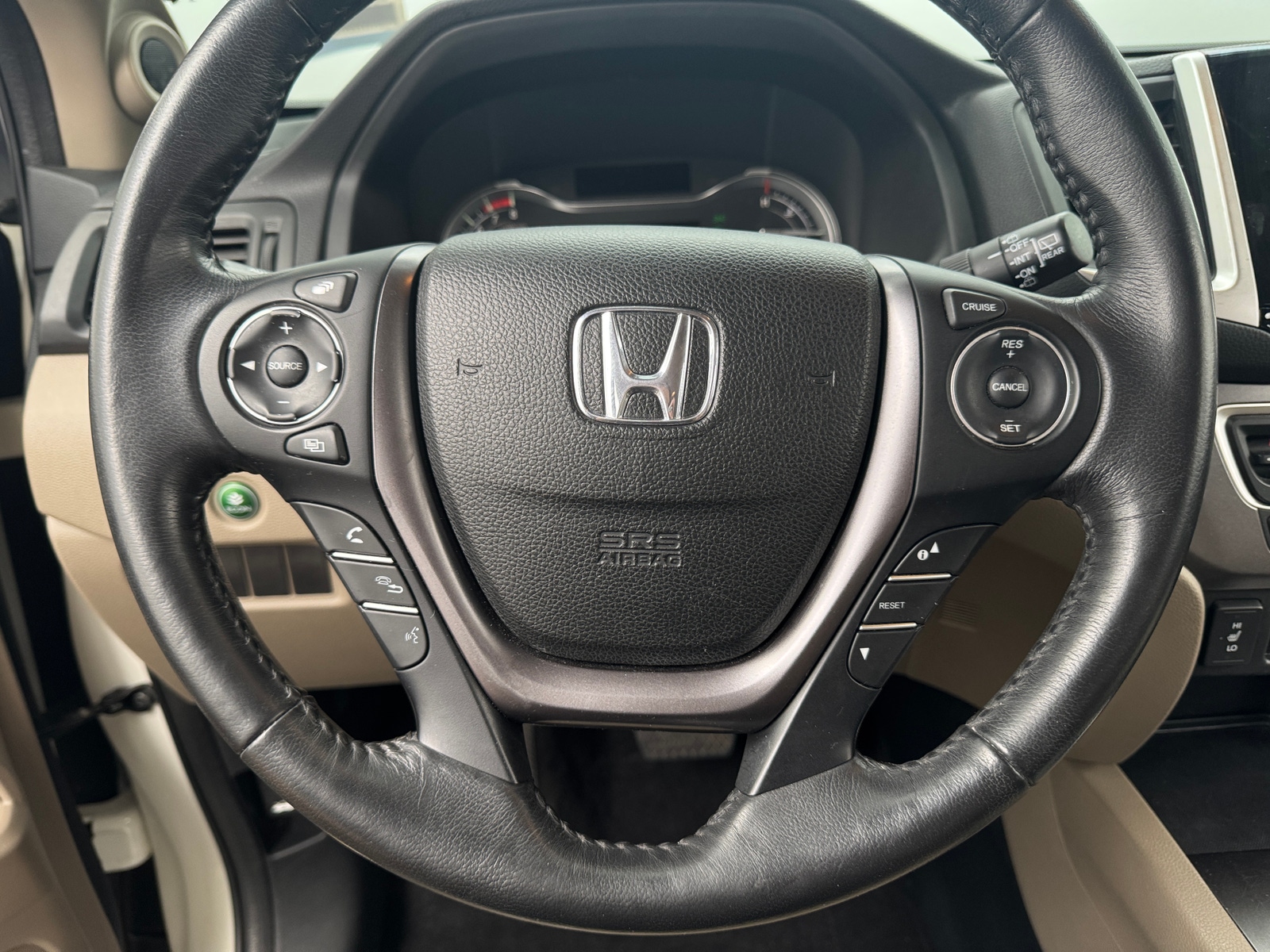 Thumbnail: 2016 Honda Pilot - 4