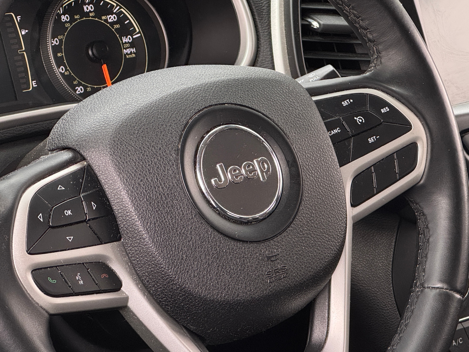 Thumbnail: 2018 Jeep Cherokee - 5