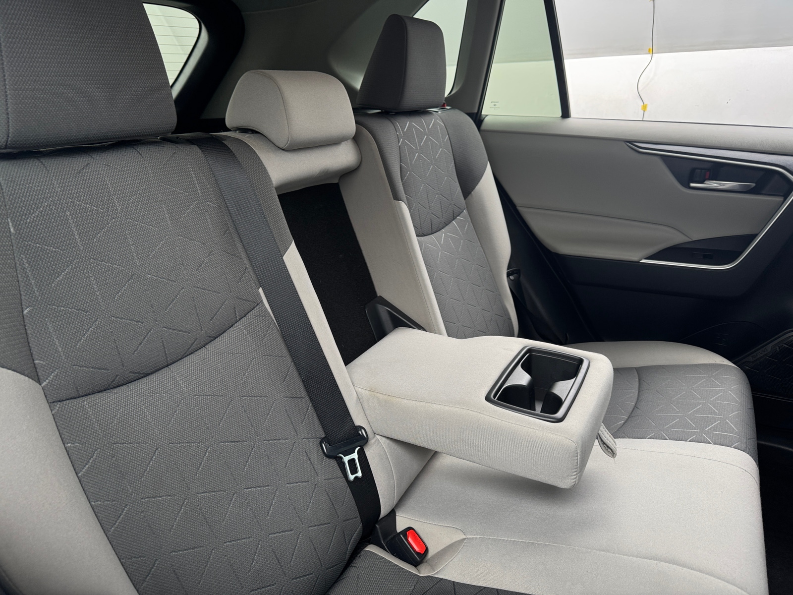 Thumbnail: 2021 Toyota RAV4 - 6