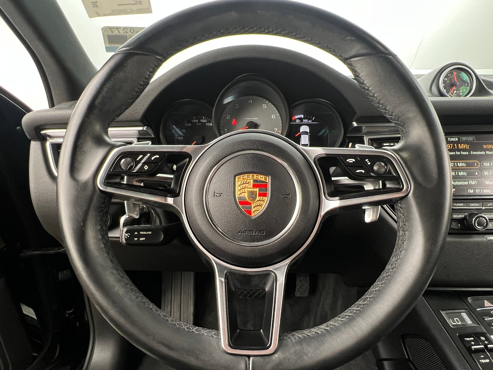 Thumbnail: 2016 Porsche Macan - 4