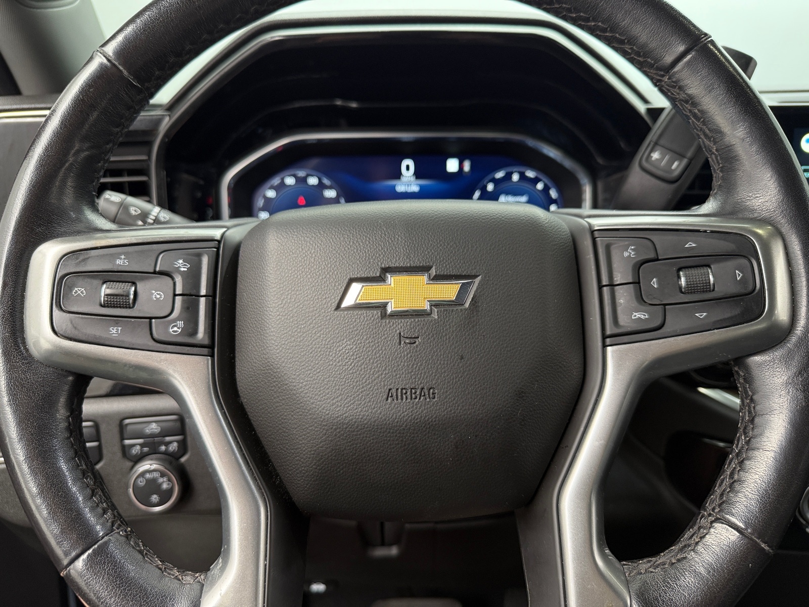 Thumbnail: 2022 Chevrolet Silverado 1500 - 5