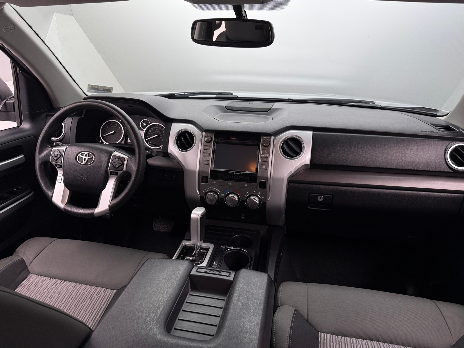 Thumbnail: 2015 Toyota Tundra - 3