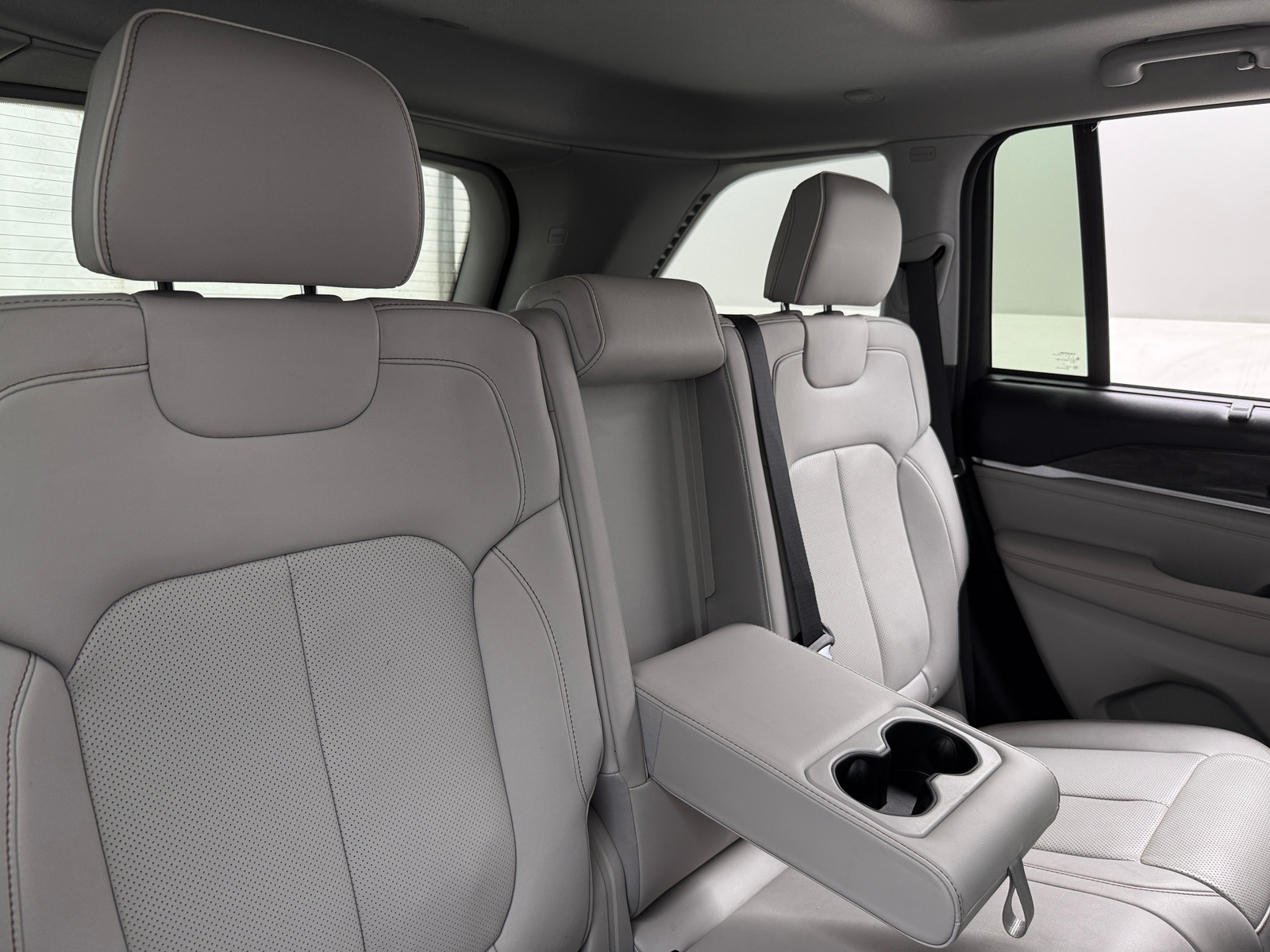 Thumbnail: 2022 Jeep Grand Cherokee - 5