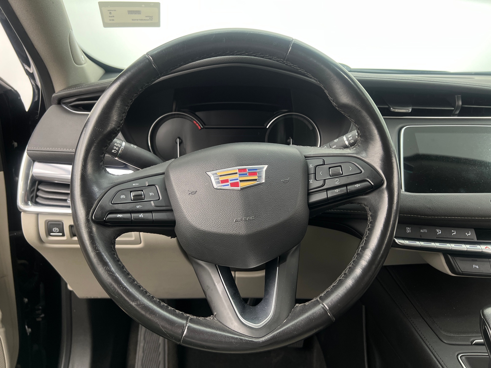 Thumbnail: 2019 Cadillac XT4 - 4