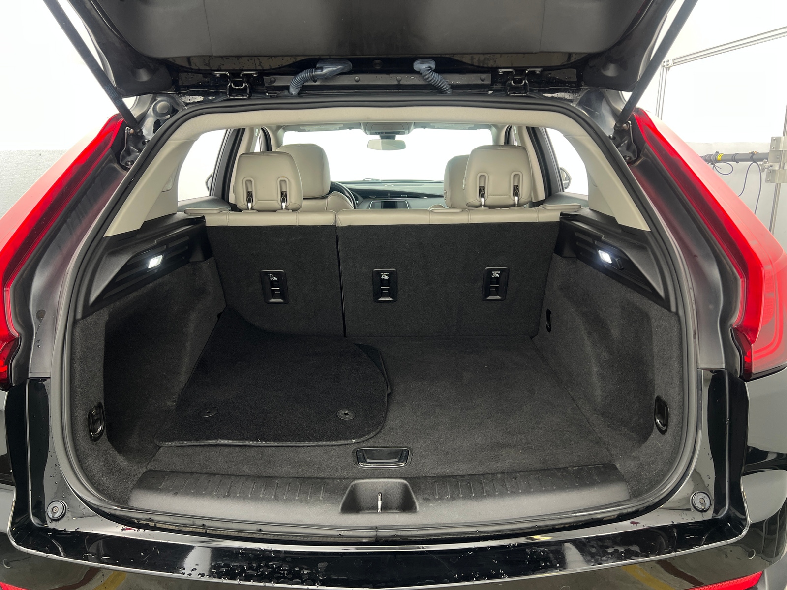 Thumbnail: 2019 Cadillac XT4 - 6