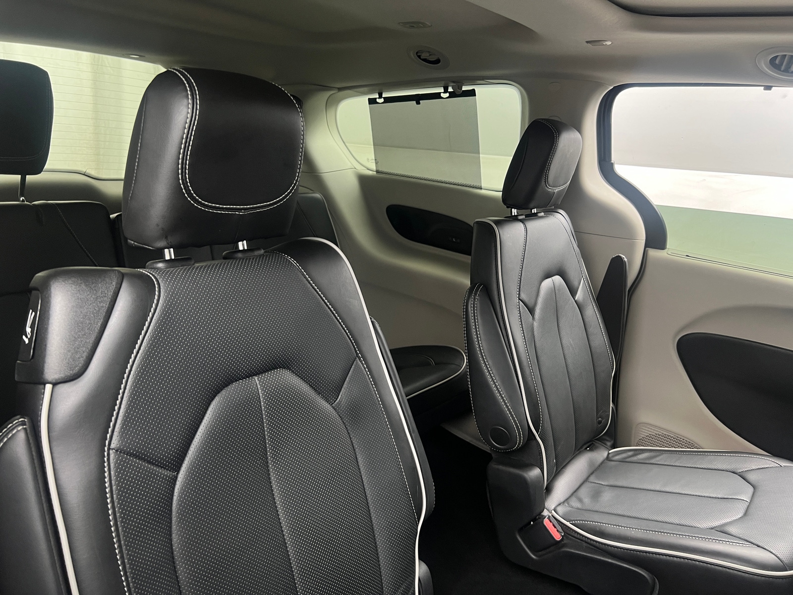 Thumbnail: 2022 Chrysler Pacifica - 5