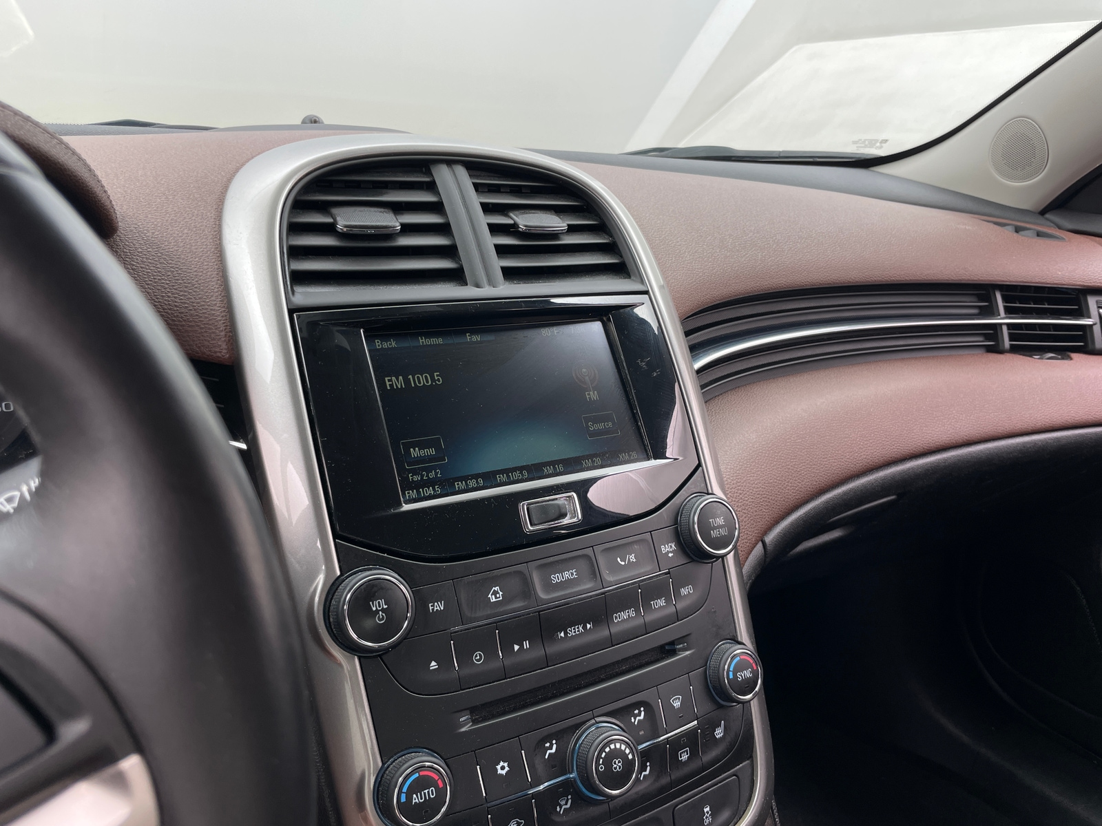 Thumbnail: 2015 Chevrolet Malibu - 3