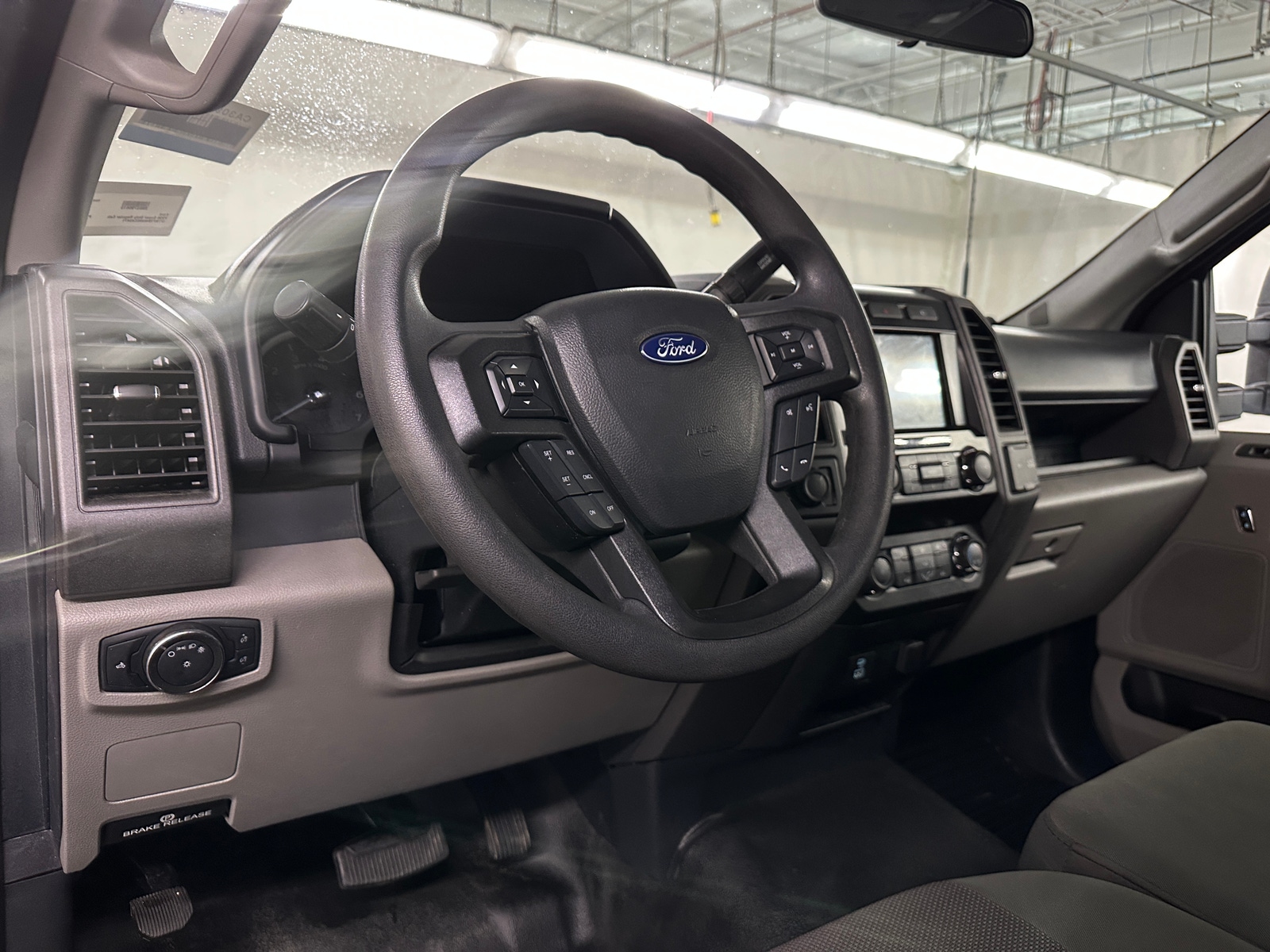 Thumbnail: 2022 Ford Econoline - 3