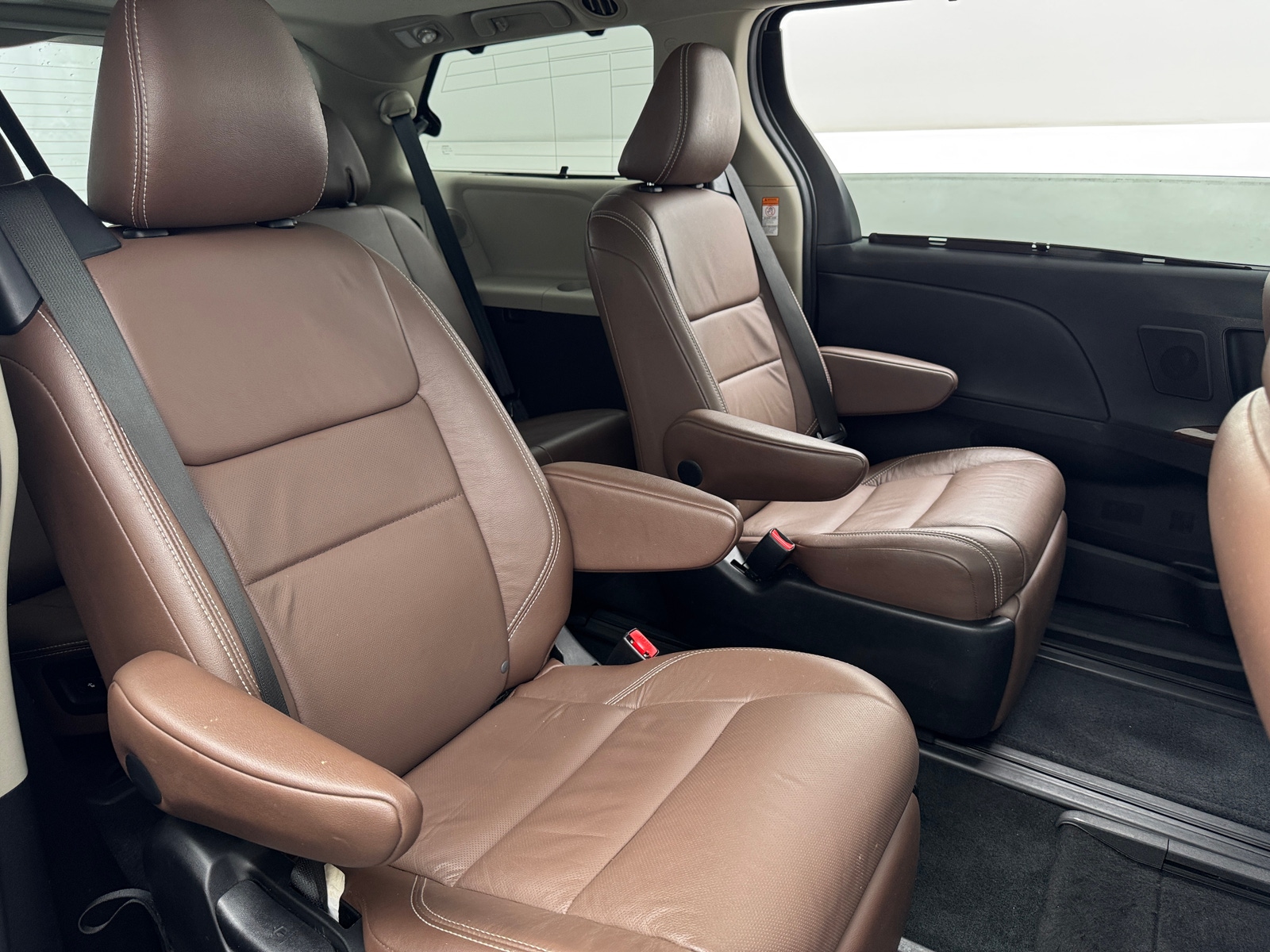 Thumbnail: 2017 Toyota Sienna - 5