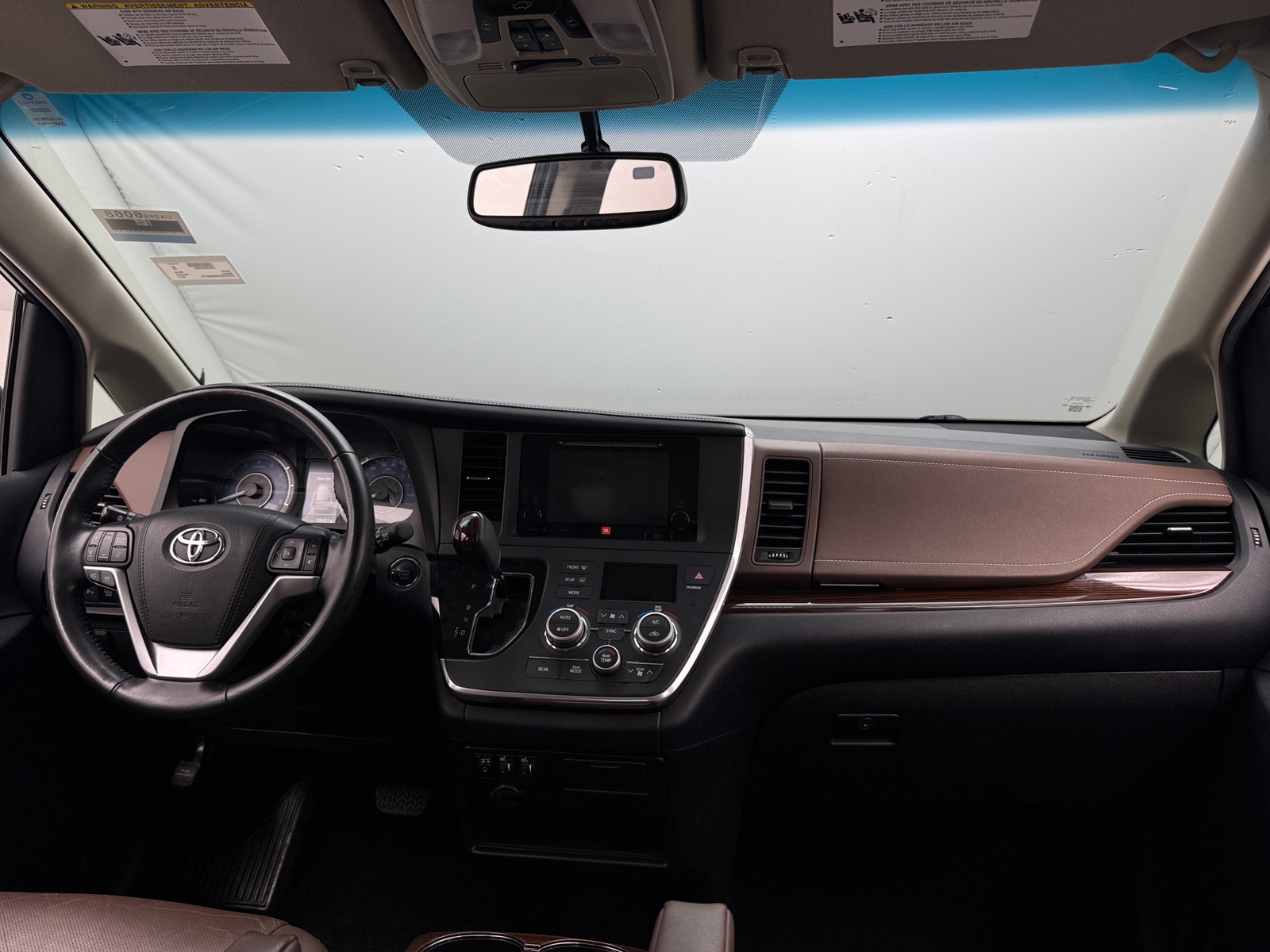 Thumbnail: 2017 Toyota Sienna - 2
