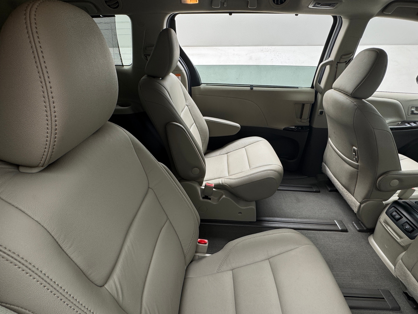 Thumbnail: 2020 Toyota Sienna - 5