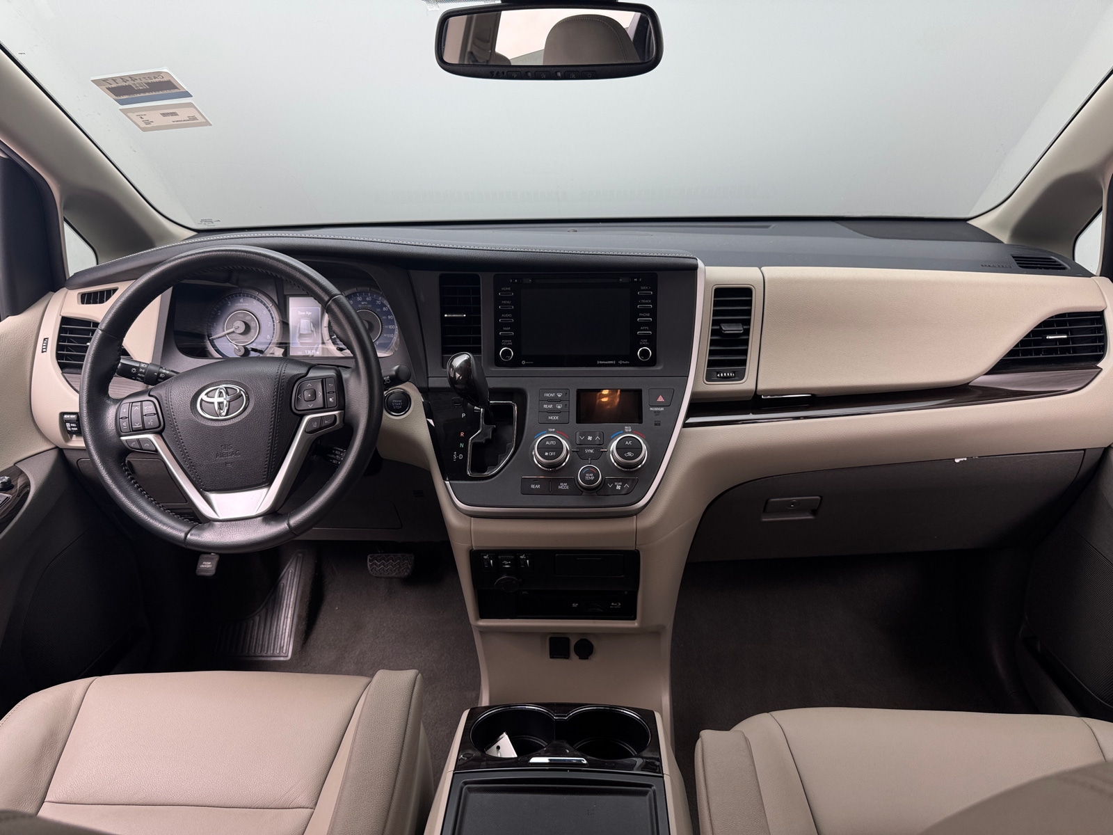 Thumbnail: 2020 Toyota Sienna - 2