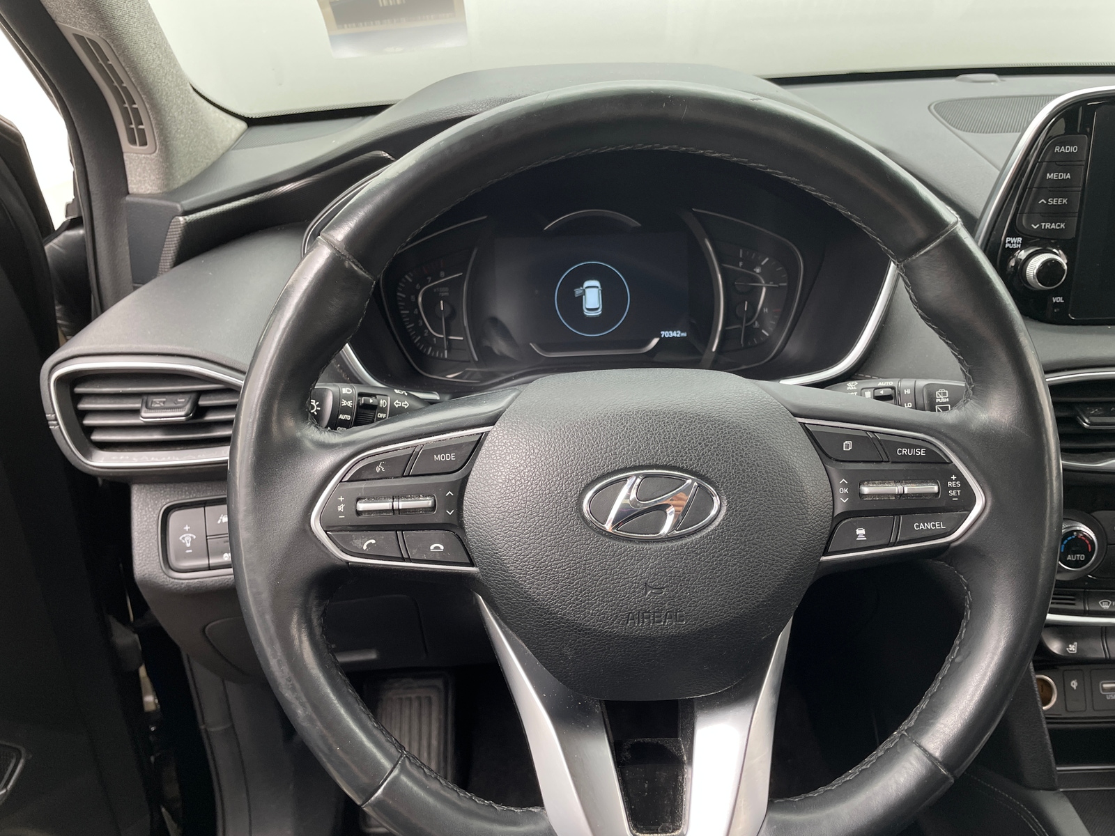 Thumbnail: 2020 Hyundai Santa Fe - 4