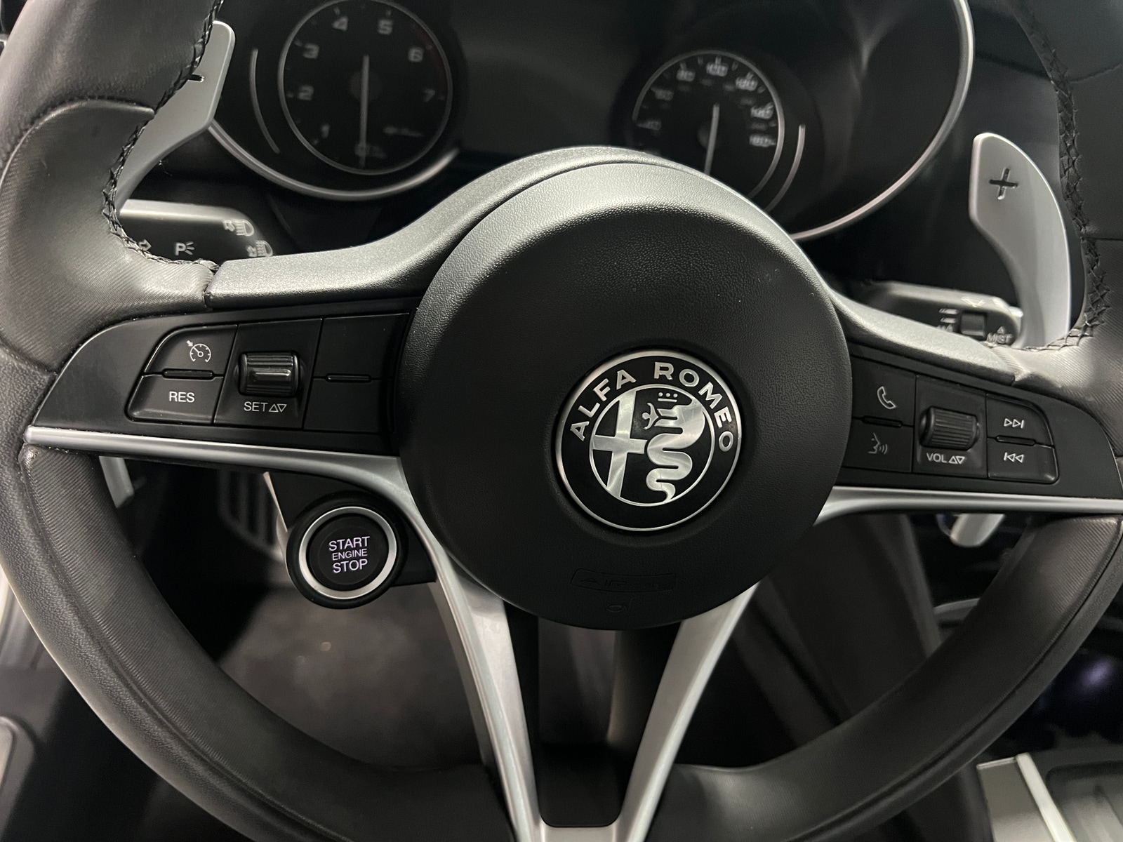 Thumbnail: 2018 Alfa Romeo Giulia - 4