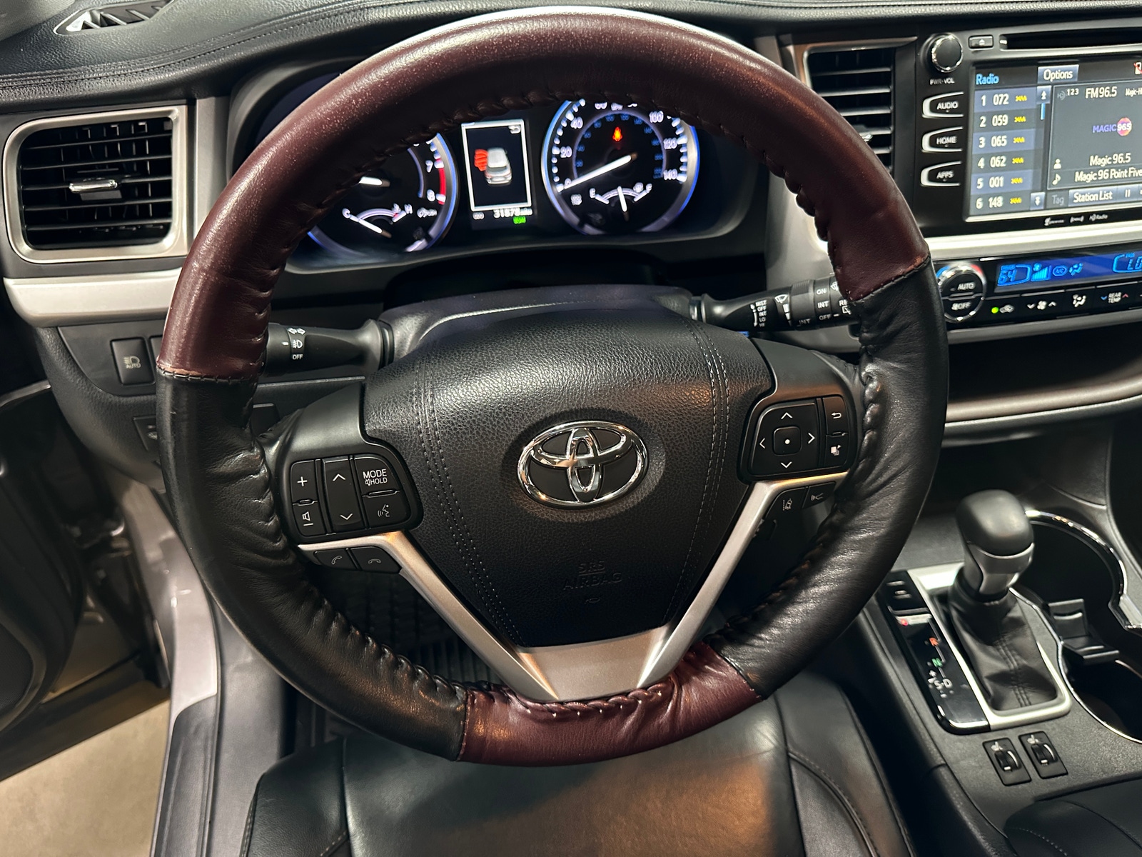 Thumbnail: 2017 Toyota Highlander - 4