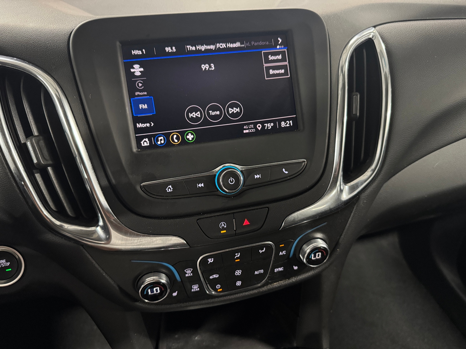 Thumbnail: 2022 Chevrolet Equinox - 4