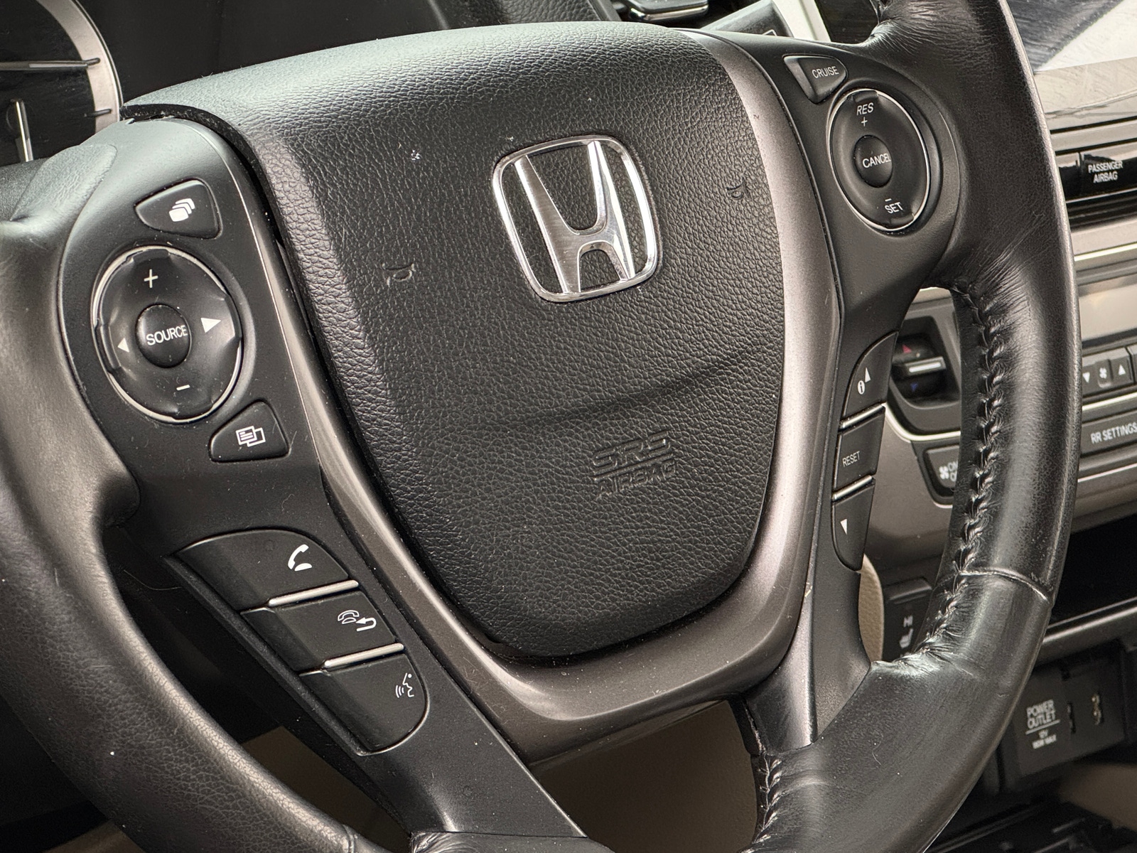 Thumbnail: 2018 Honda Pilot - 4