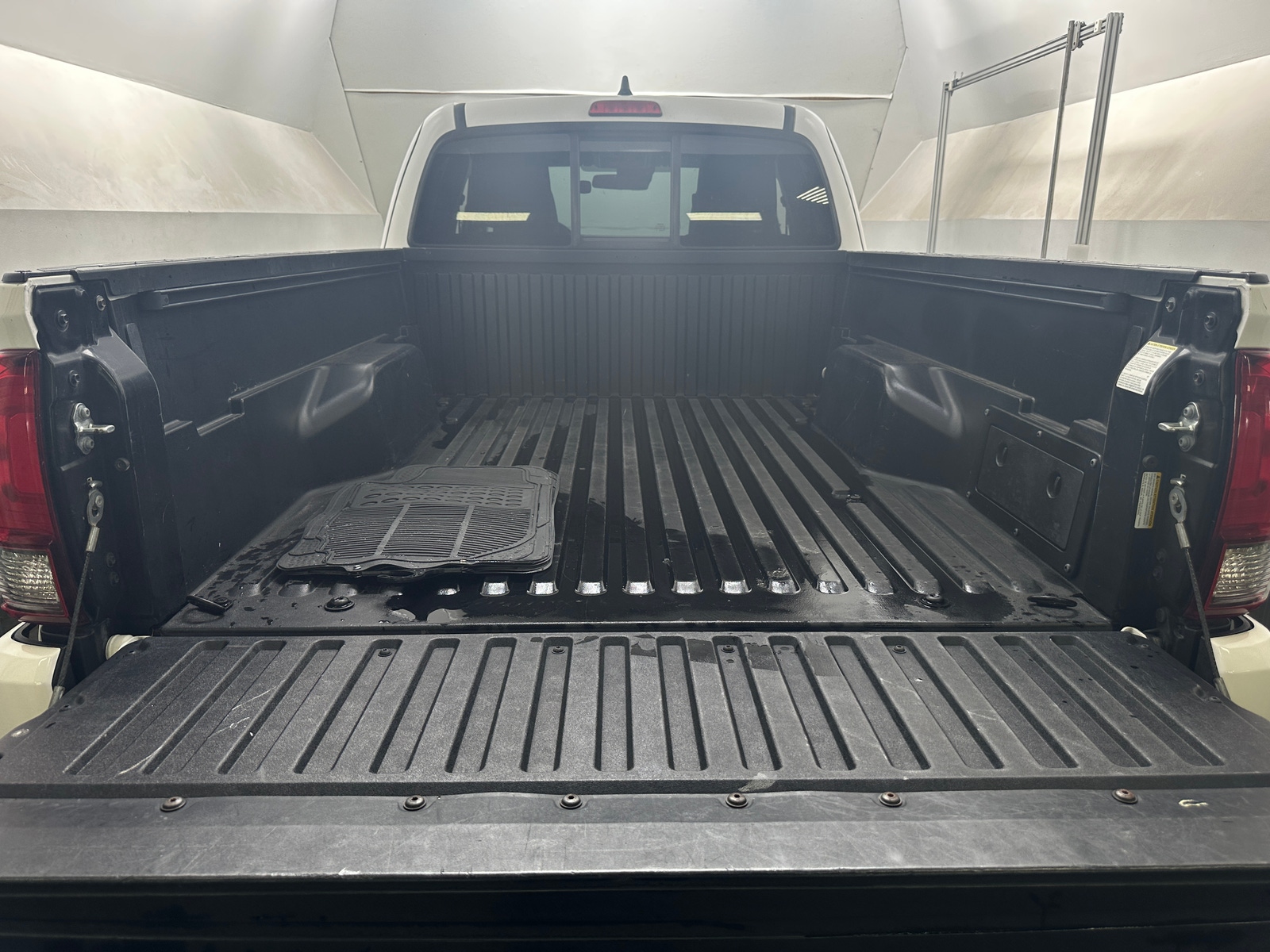 Thumbnail: 2021 Toyota Tacoma - 7