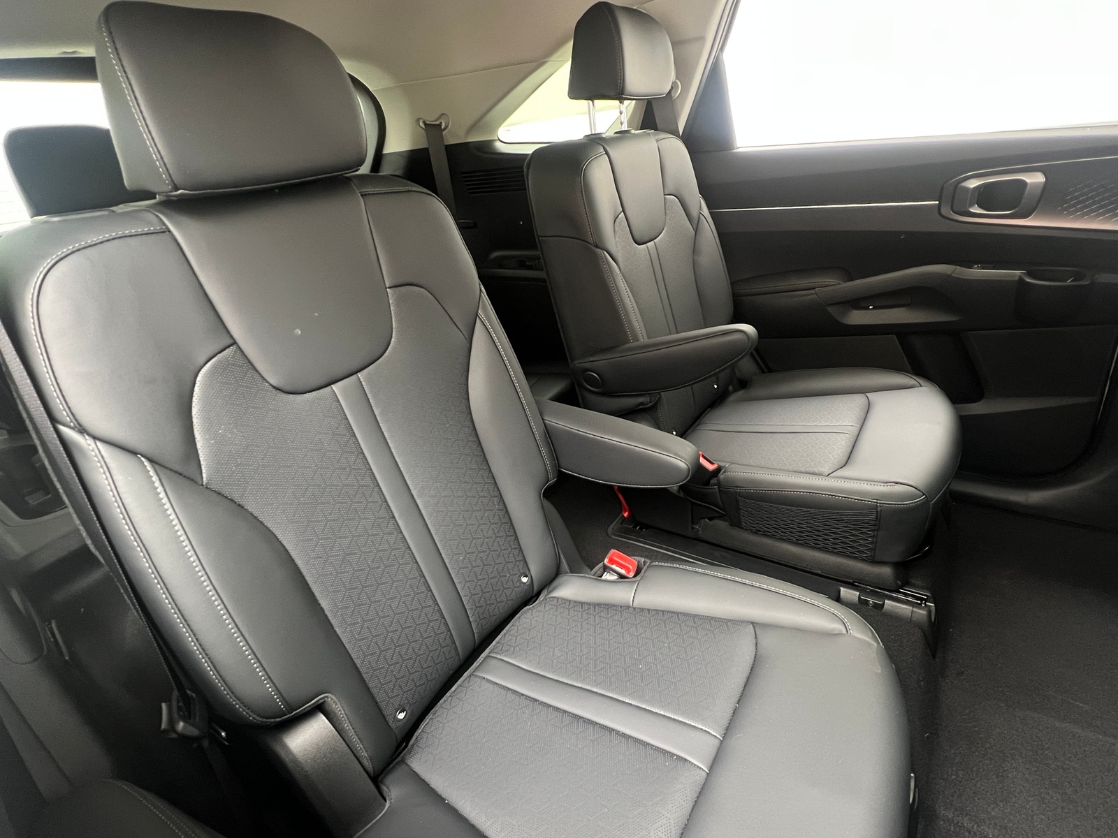 Thumbnail: 2023 Kia Sorento - 5