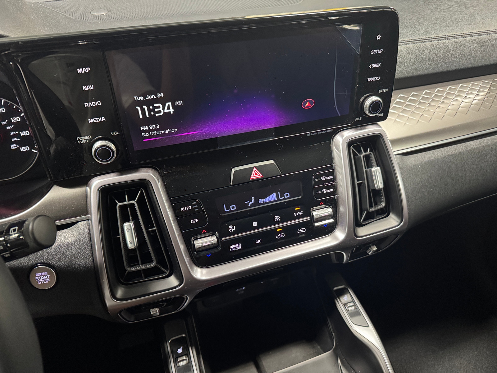 Thumbnail: 2023 Kia Sorento - 3