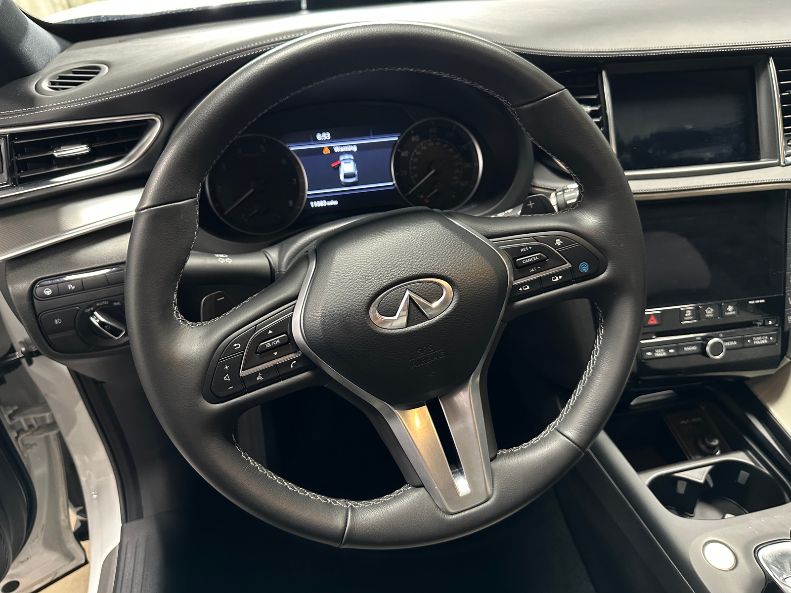 Thumbnail: 2023 INFINITI QX55 - 4
