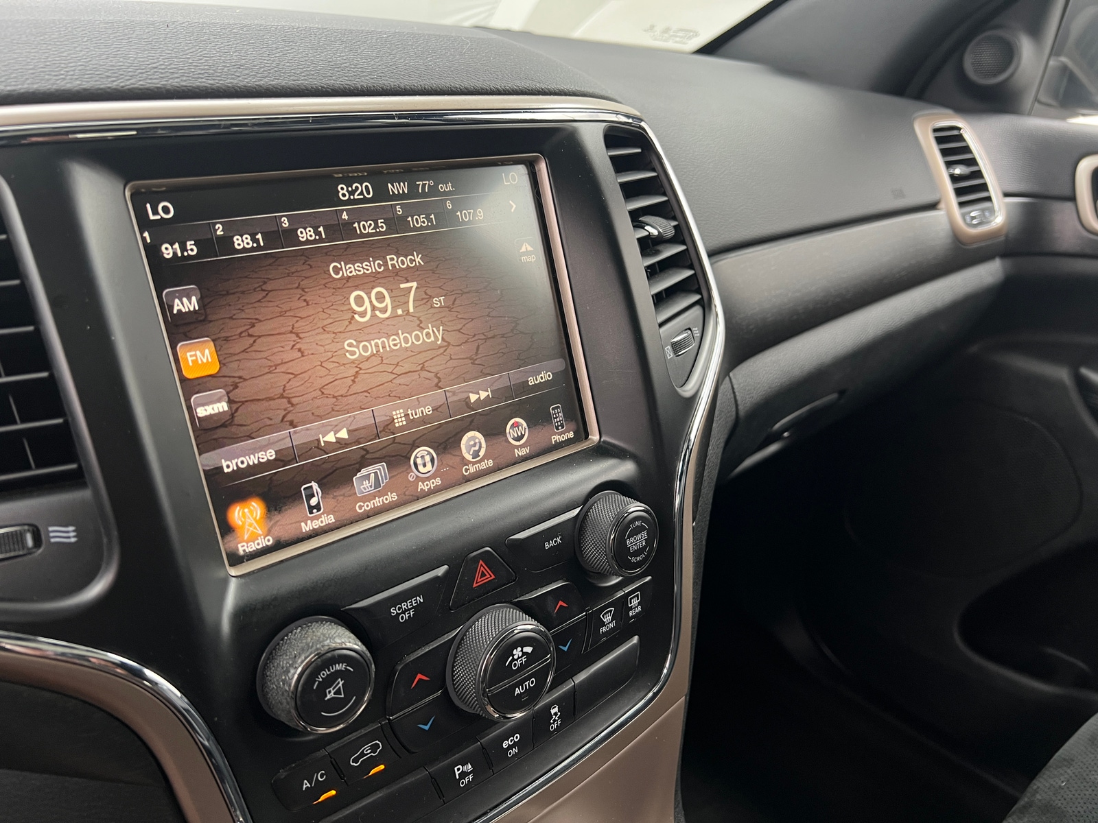 Thumbnail: 2015 Jeep Grand Cherokee - 3