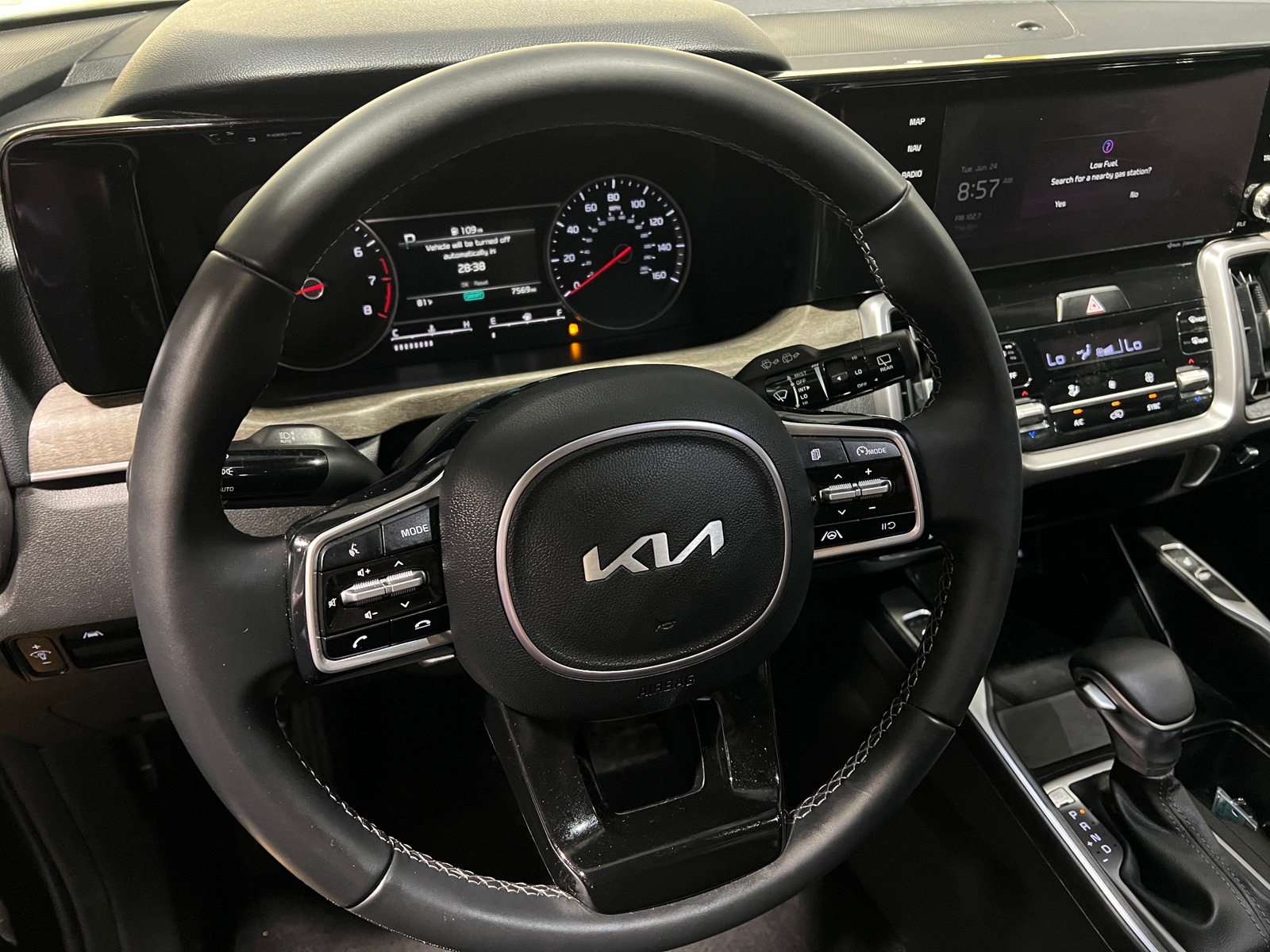 Thumbnail: 2023 Kia Sorento - 4