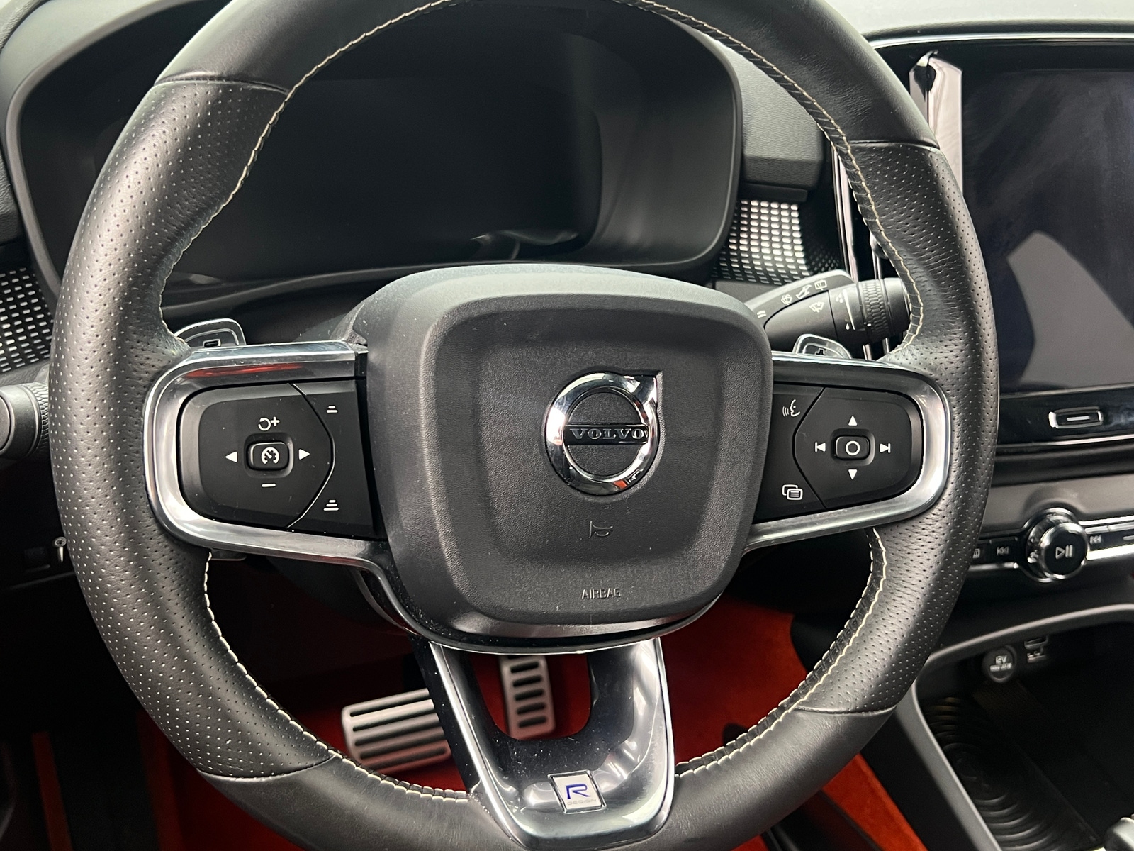 Thumbnail: 2019 Volvo XC40 - 5