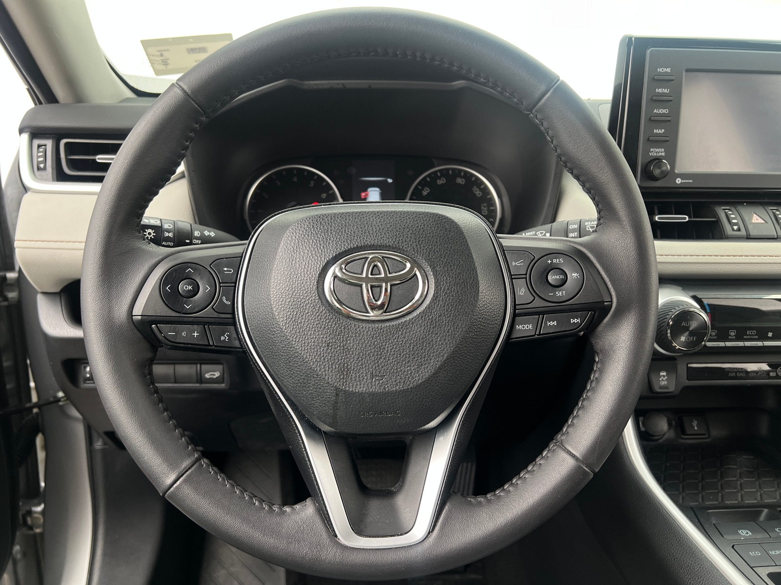 Thumbnail: 2022 Toyota RAV4 - 4