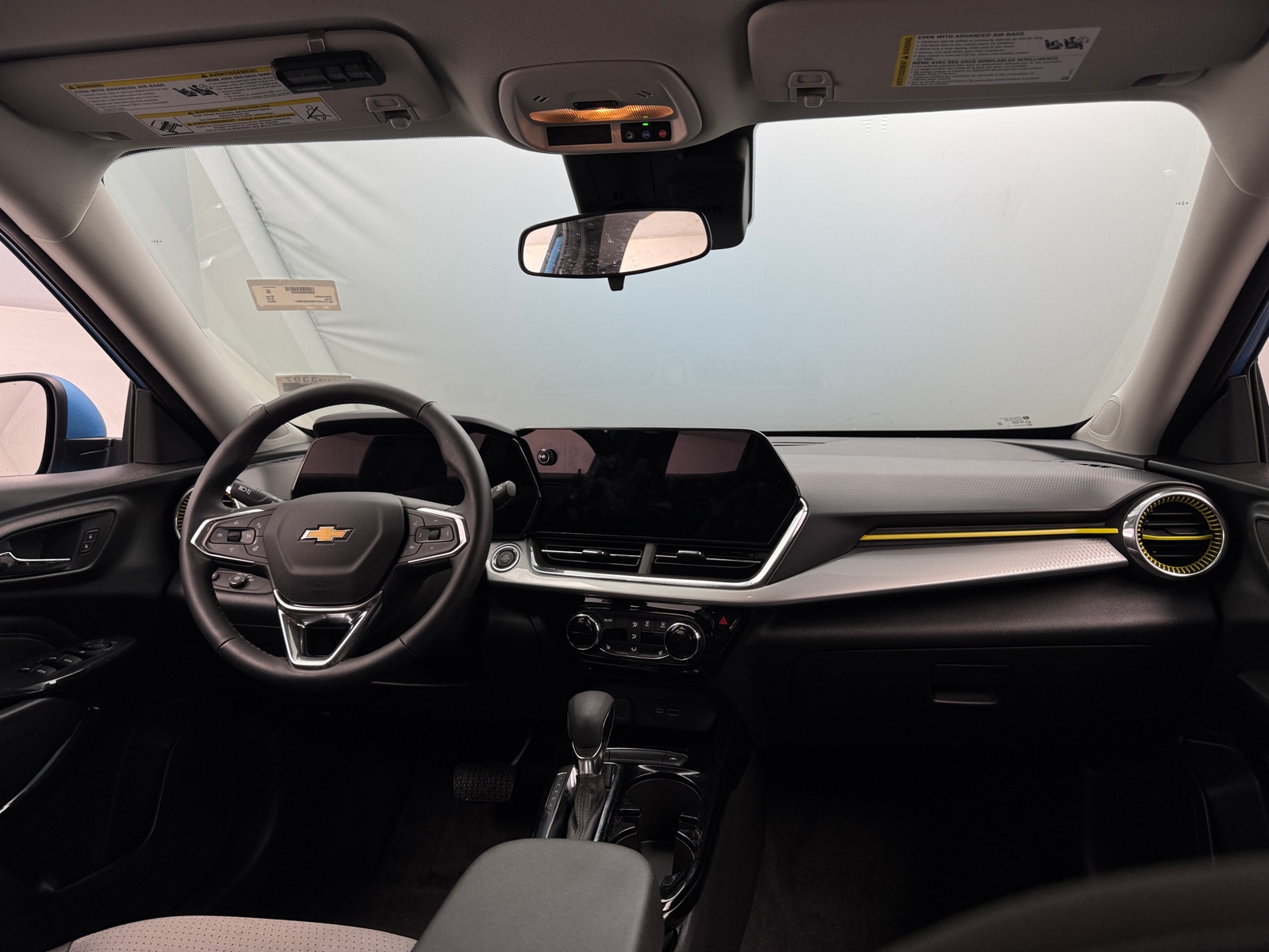 Thumbnail: 2025 Chevrolet Trax - 3