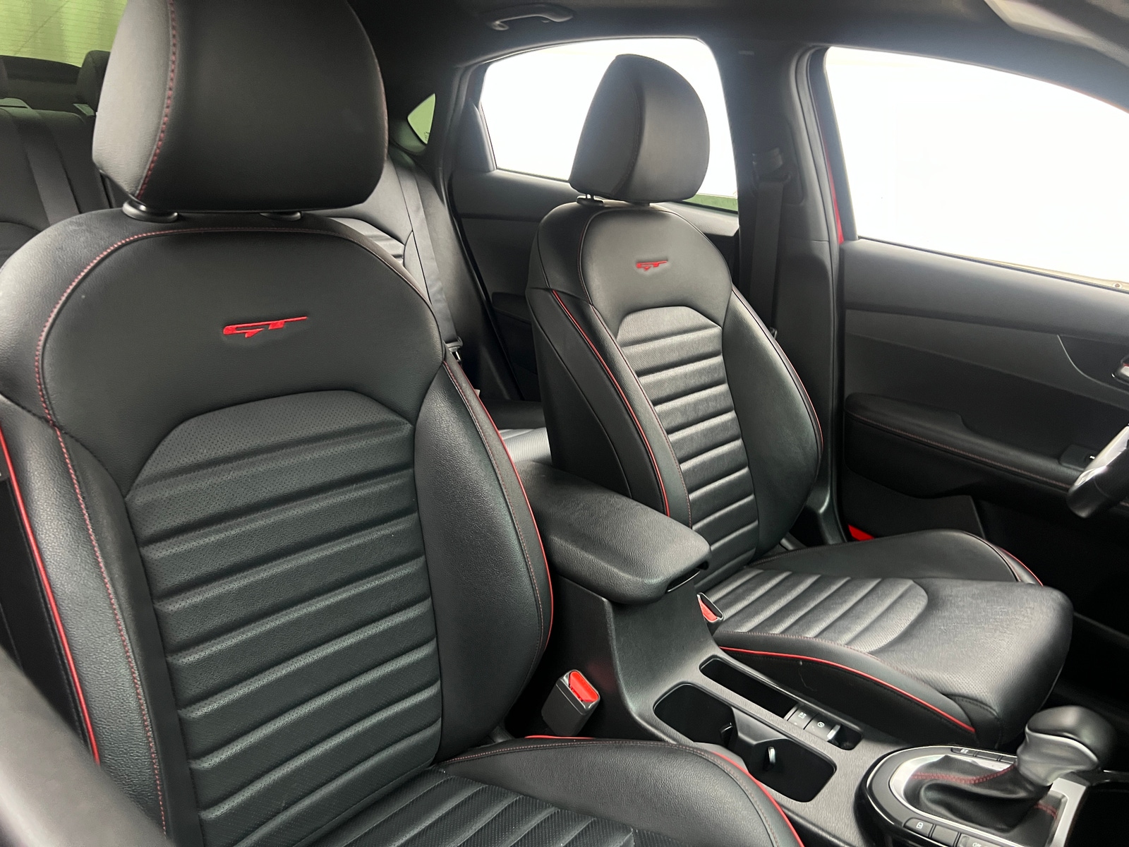 Thumbnail: 2022 Kia Forte - 2