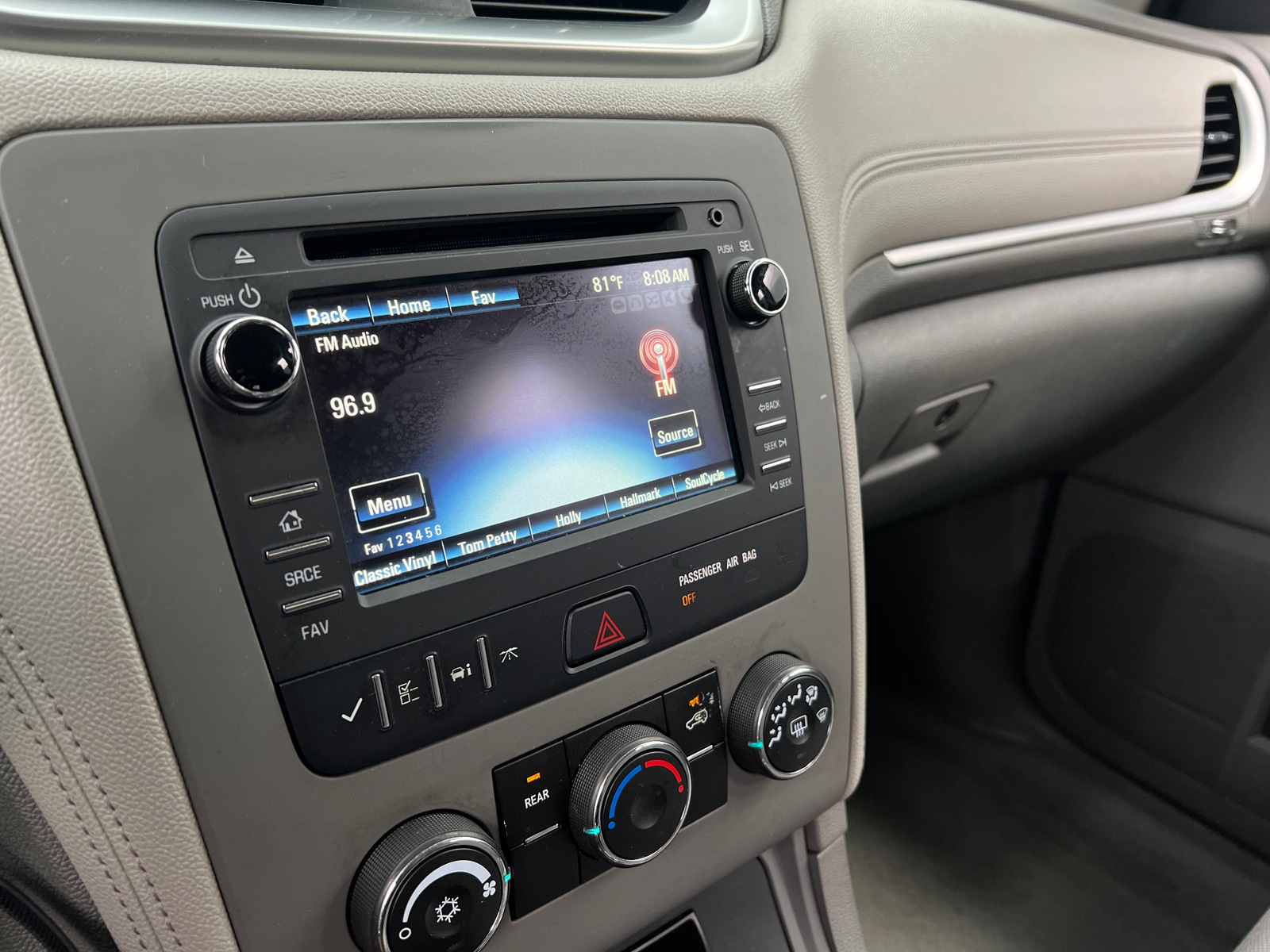 Thumbnail: 2016 Chevrolet Traverse - 4